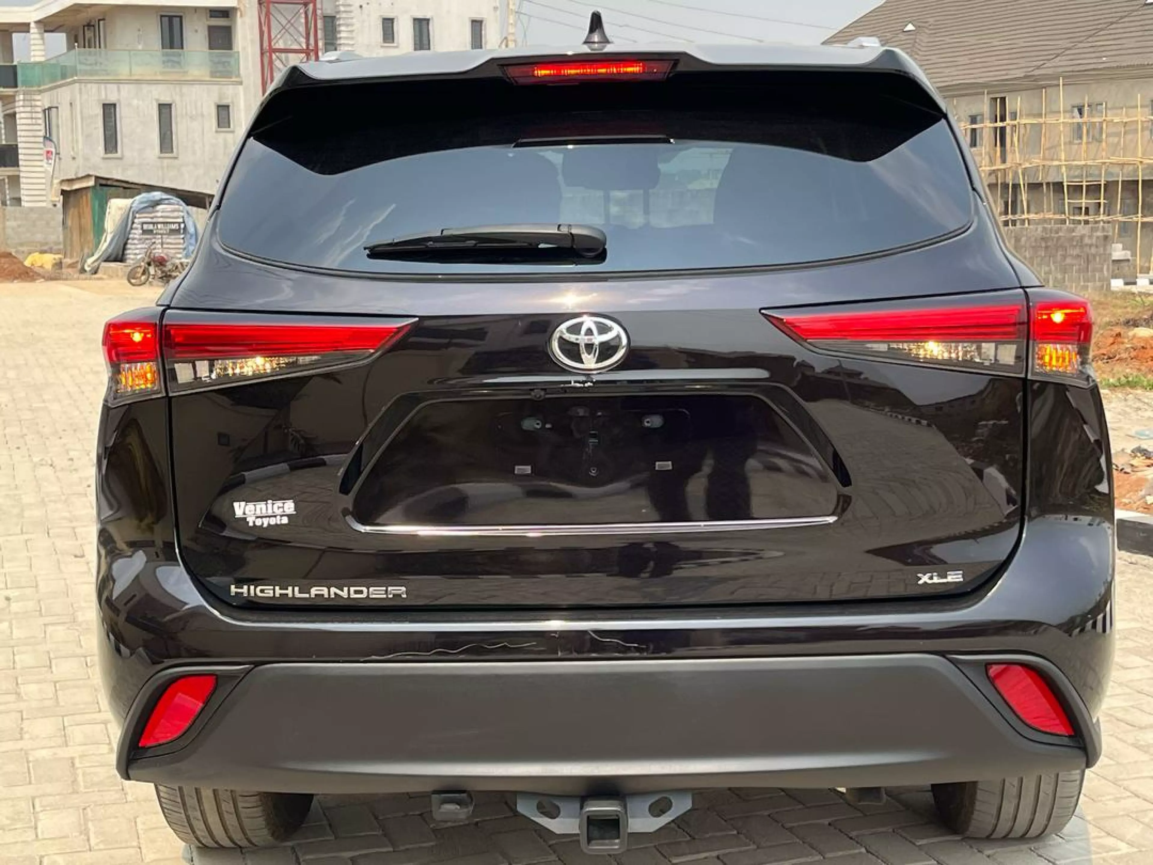 Toyota Highlander   - 2021