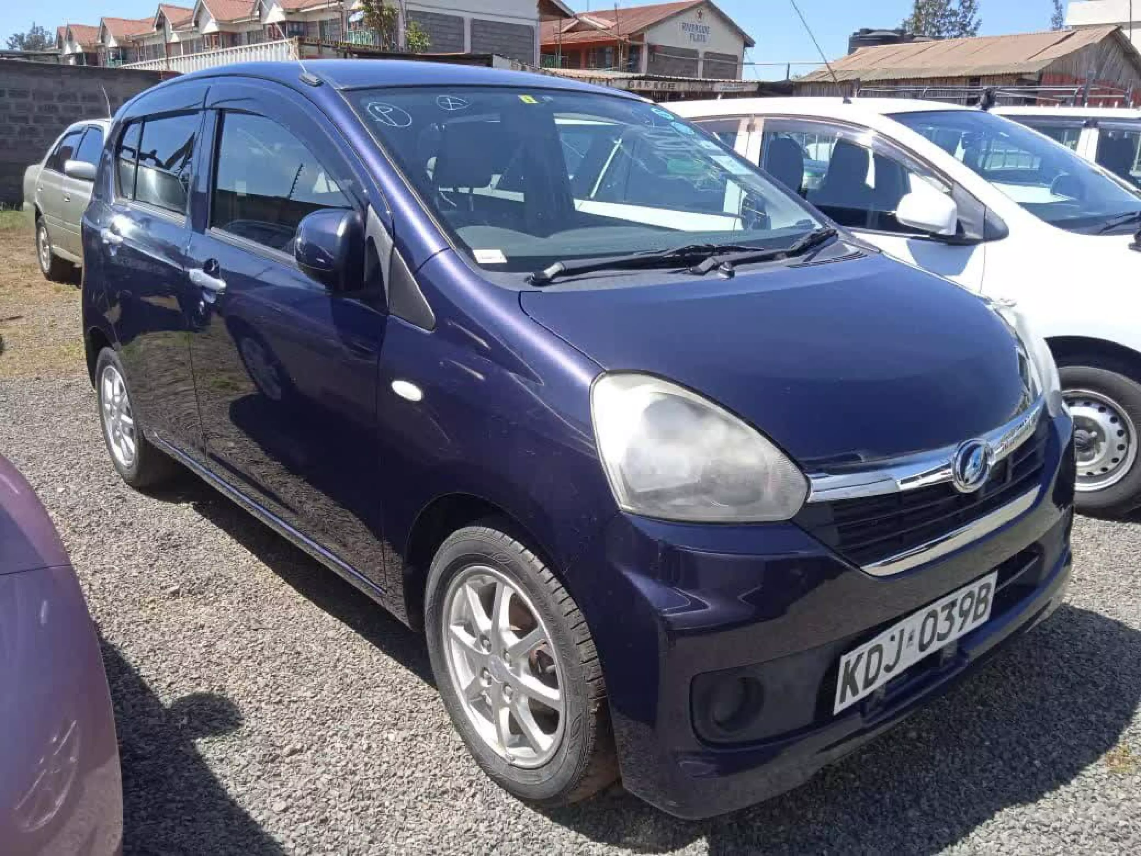 Daihatsu Mira  - 2015