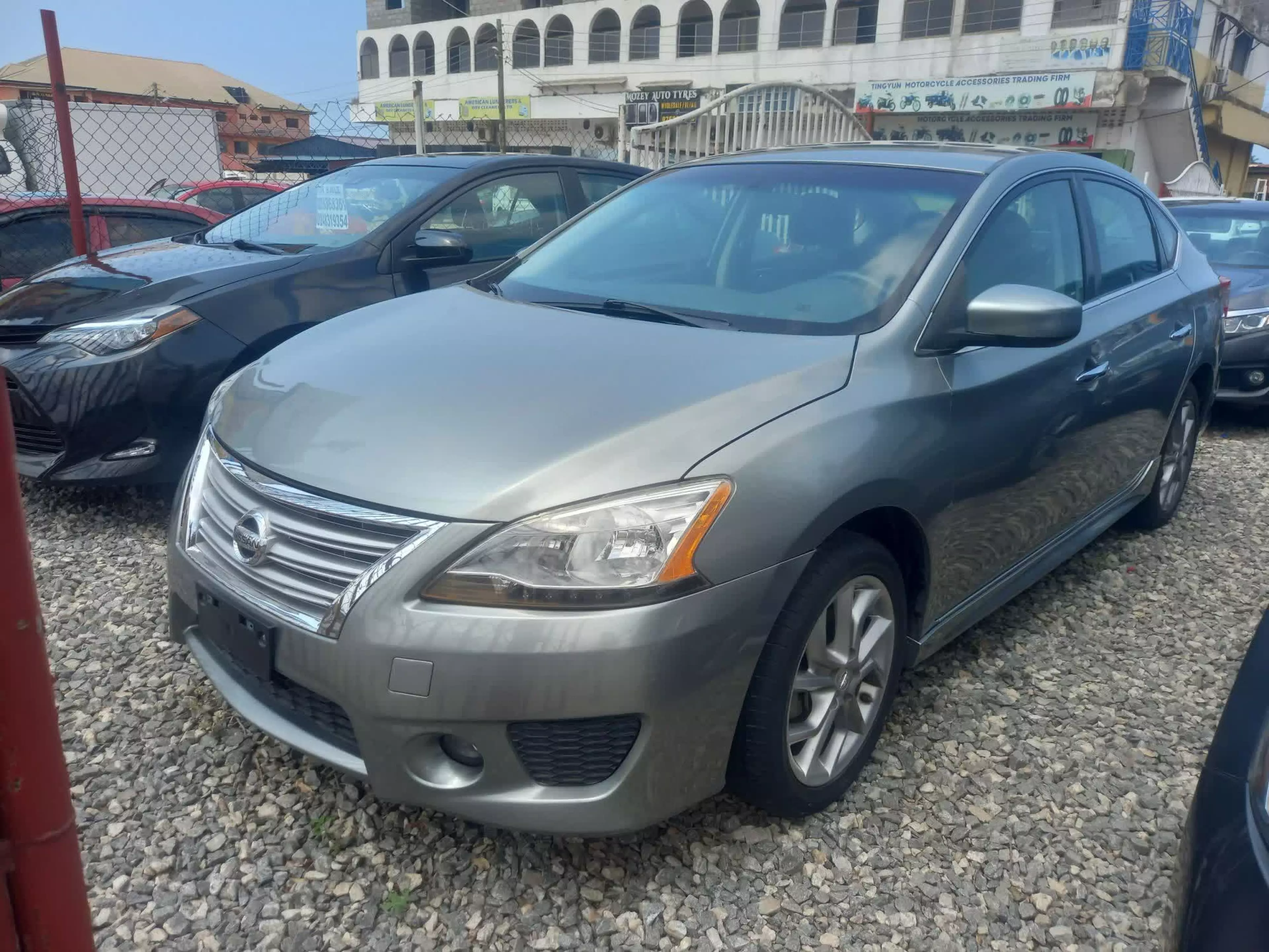 Nissan Sentra - 2014