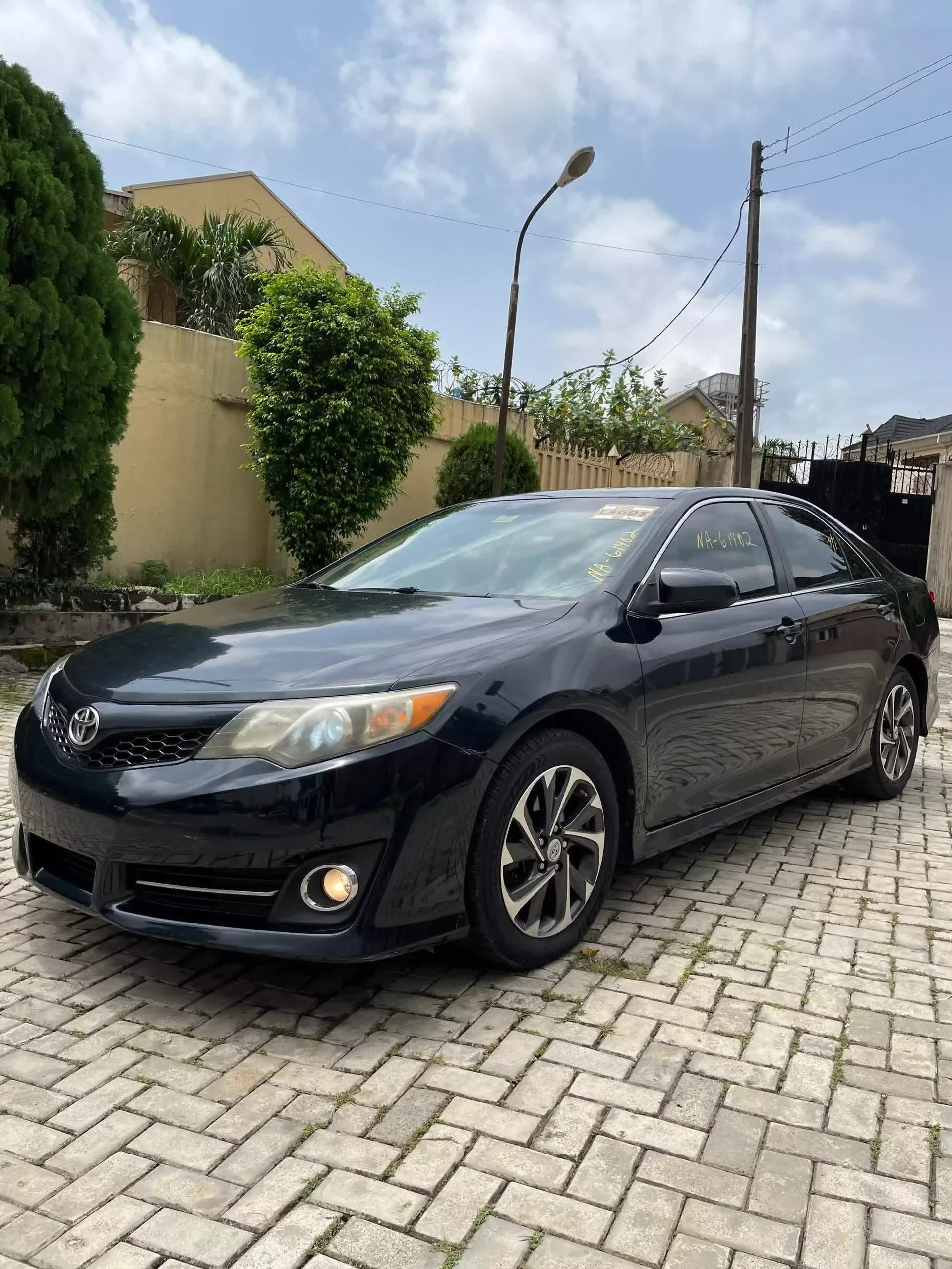 Toyota Camry - 2012