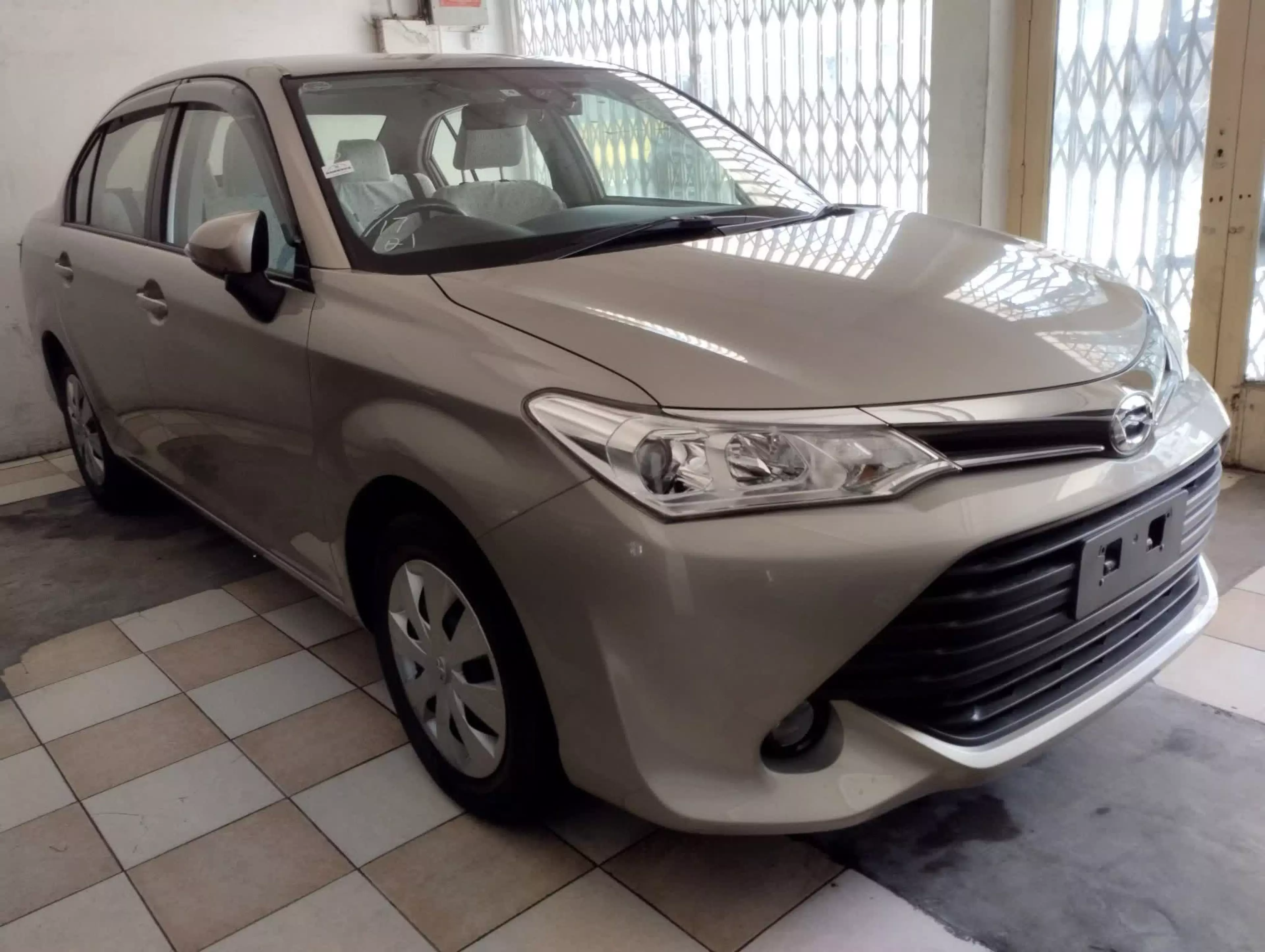 Toyota Axio  - 2017