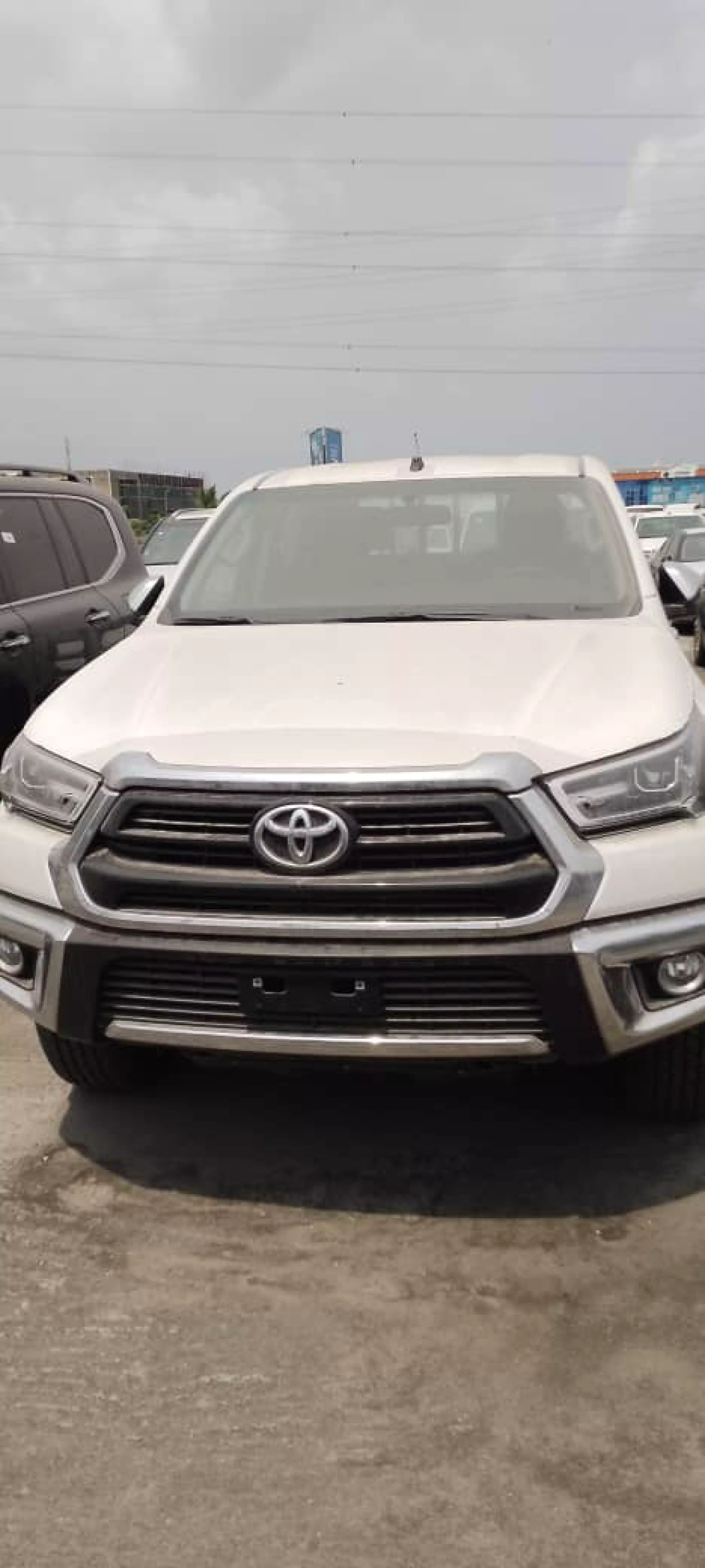Toyota Hilux  - 2024