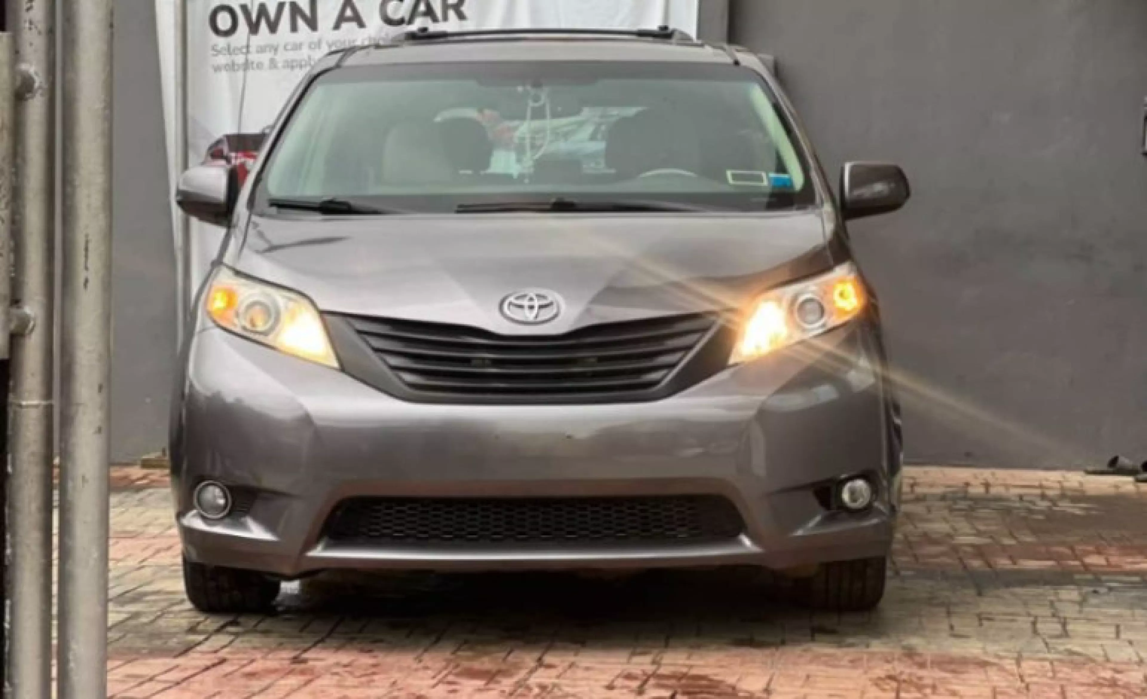 Toyota Sienna - 2013