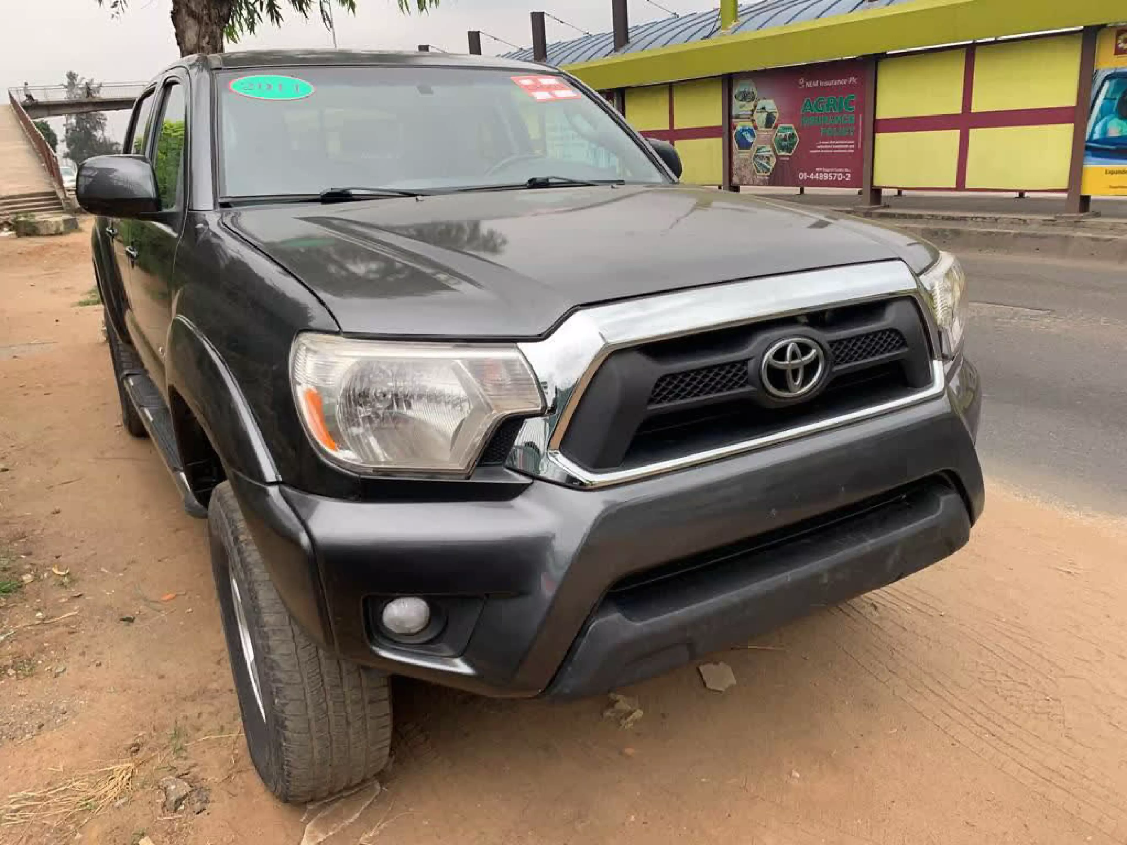 Toyota Tacoma - 2011
