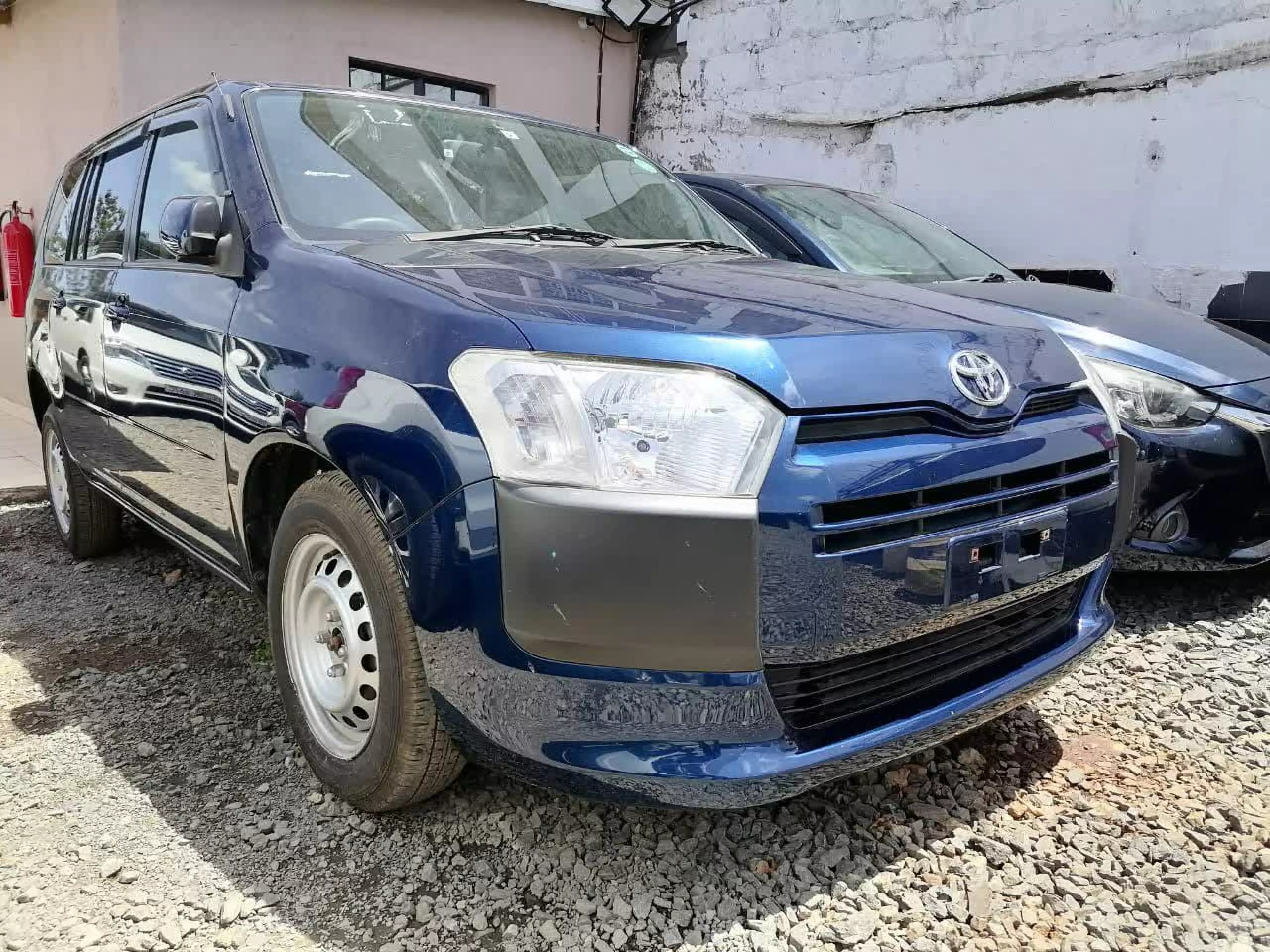 Toyota Succeed  - 2015