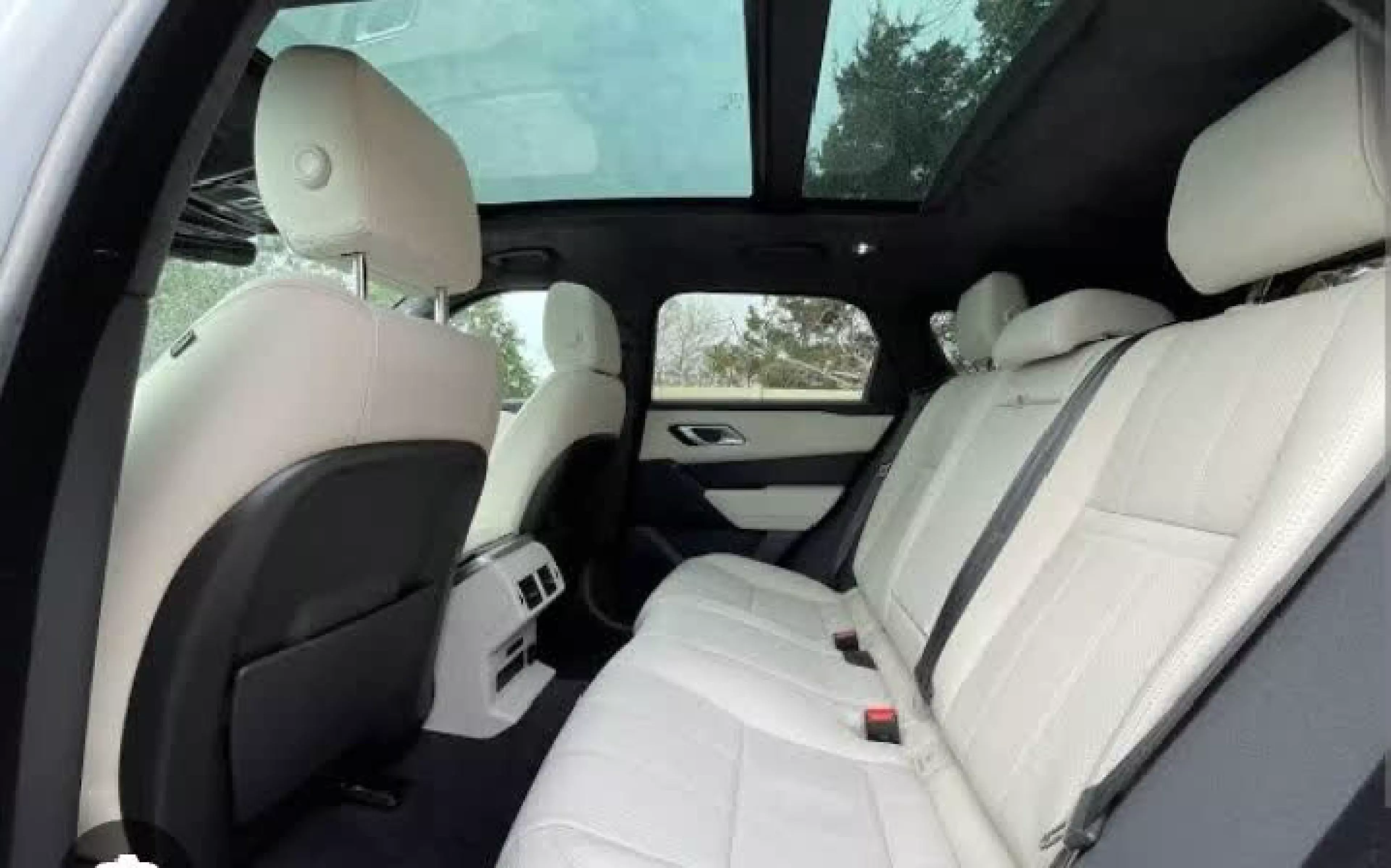 Land Rover Range Rover Velar   - 2021
