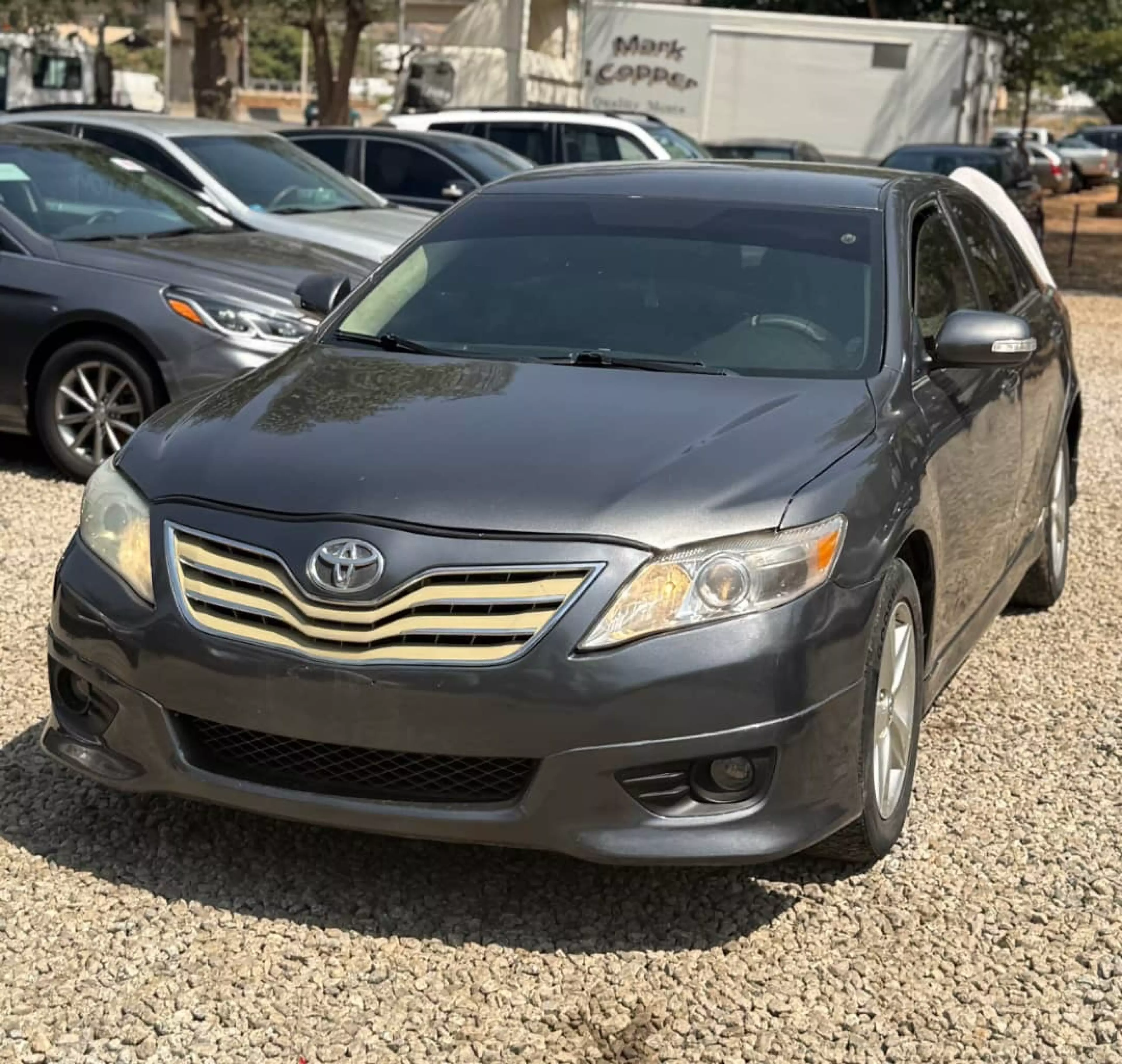 Toyota Camry   - 2010