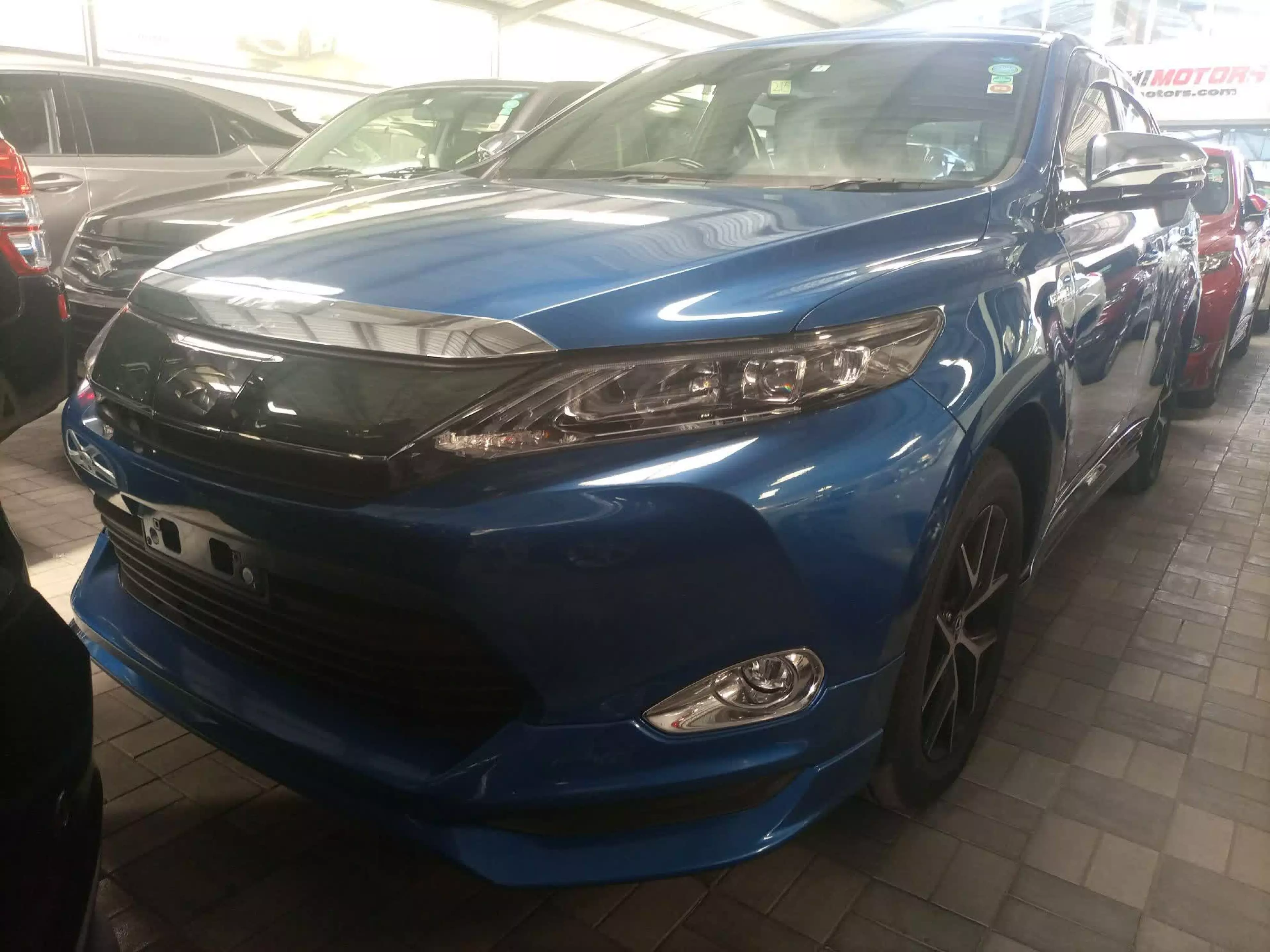 Toyota Harrier hybrid  - 2016