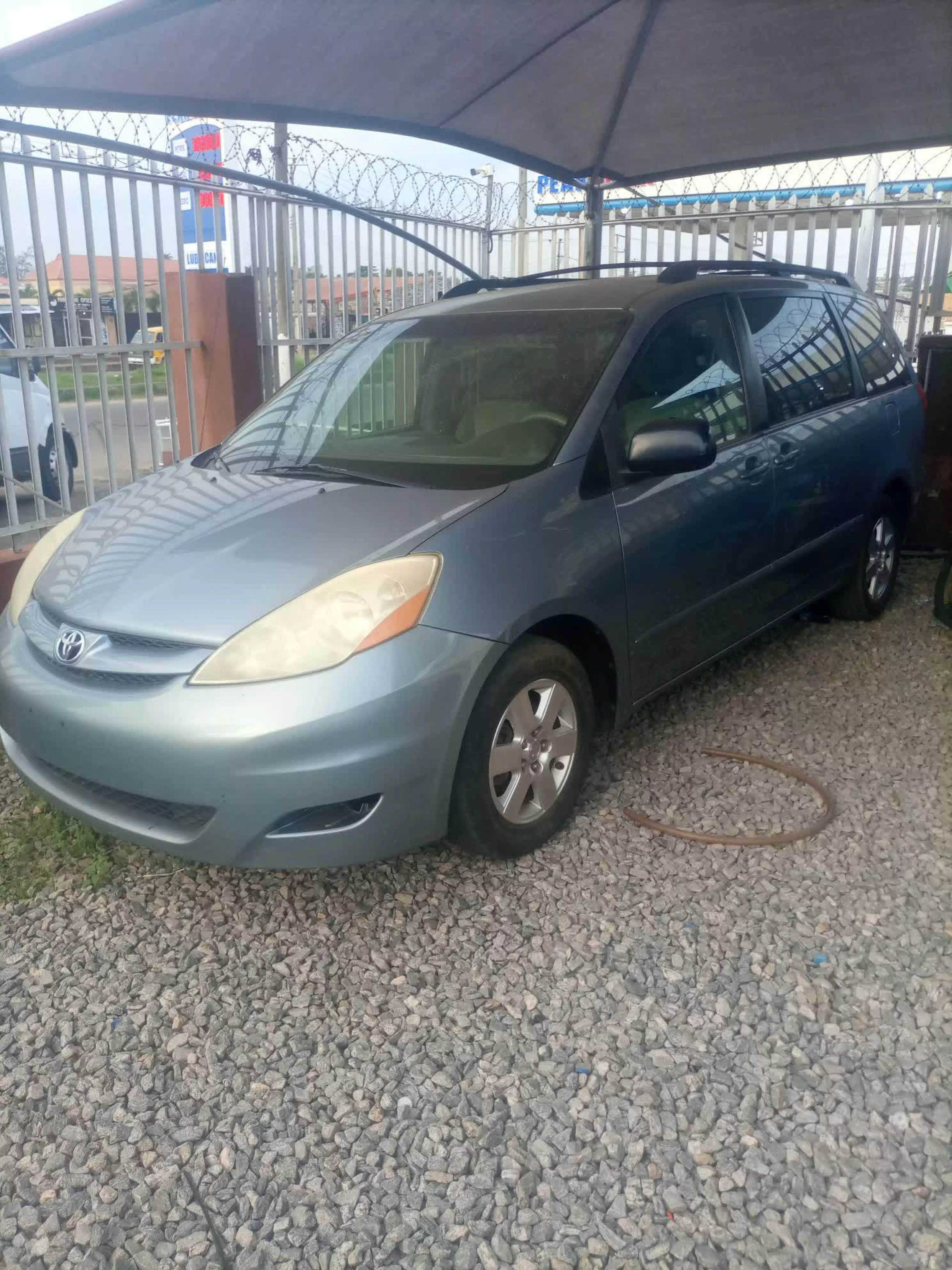 Toyota Sienna - 2010