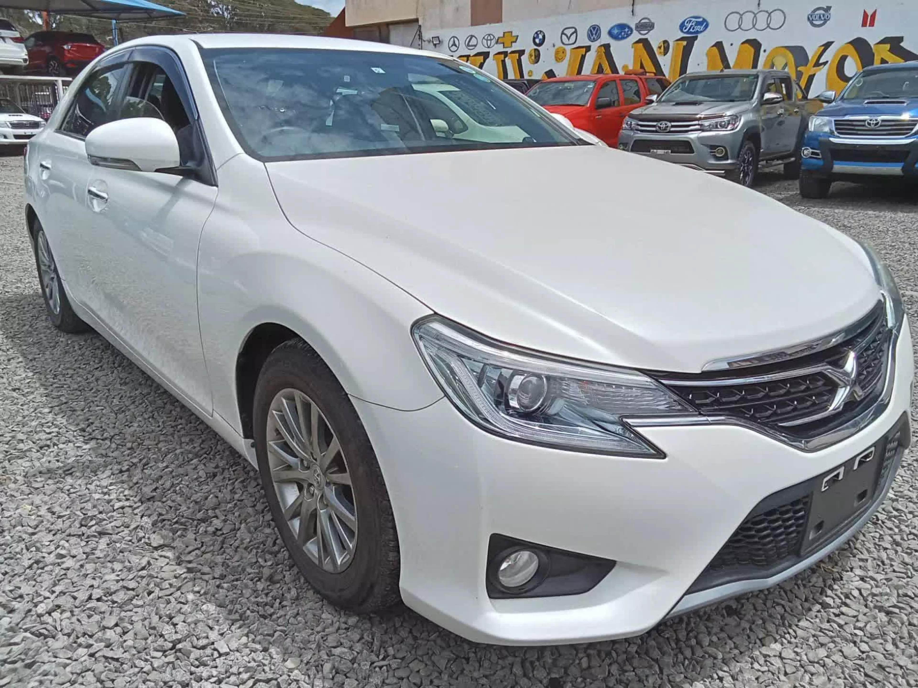 Toyota Mark X - 2016