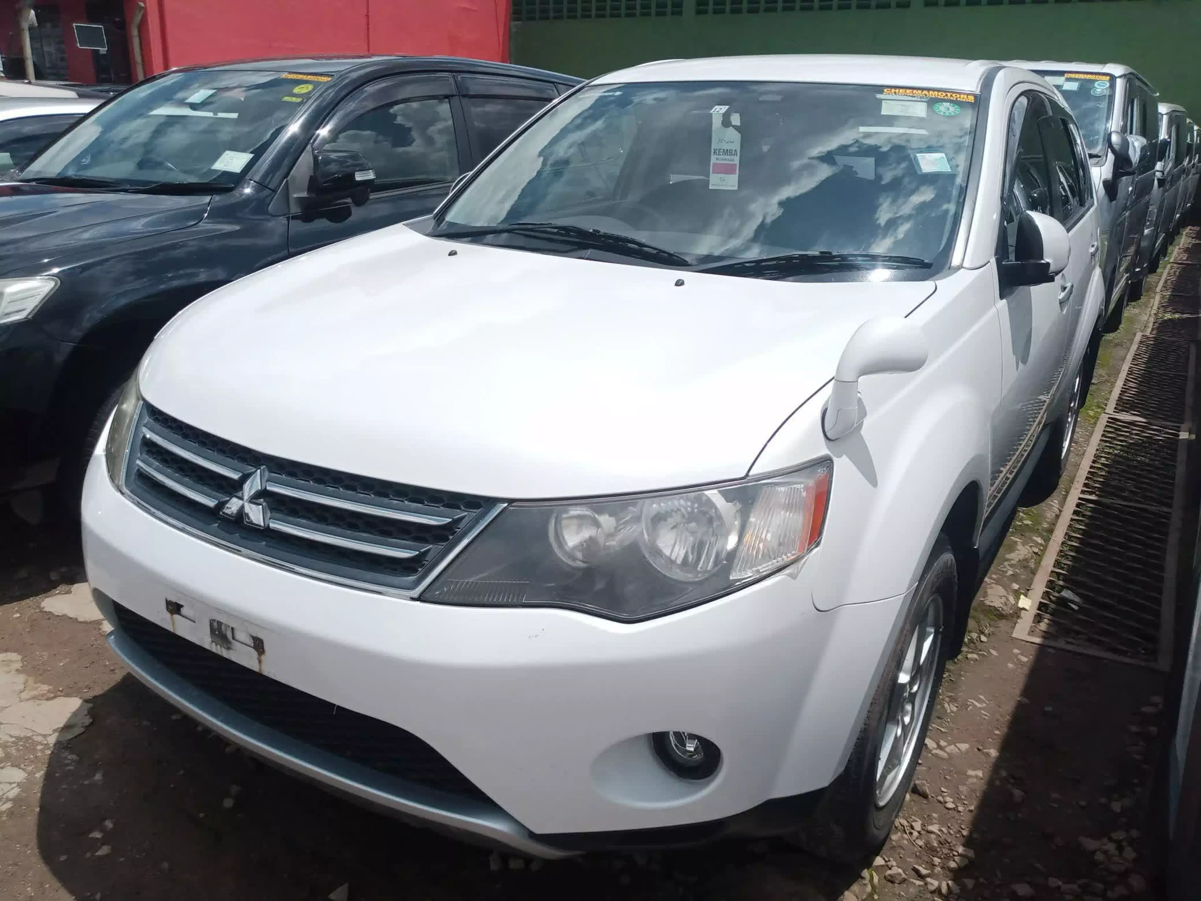 Mitsubishi OUTLANDER - 2009