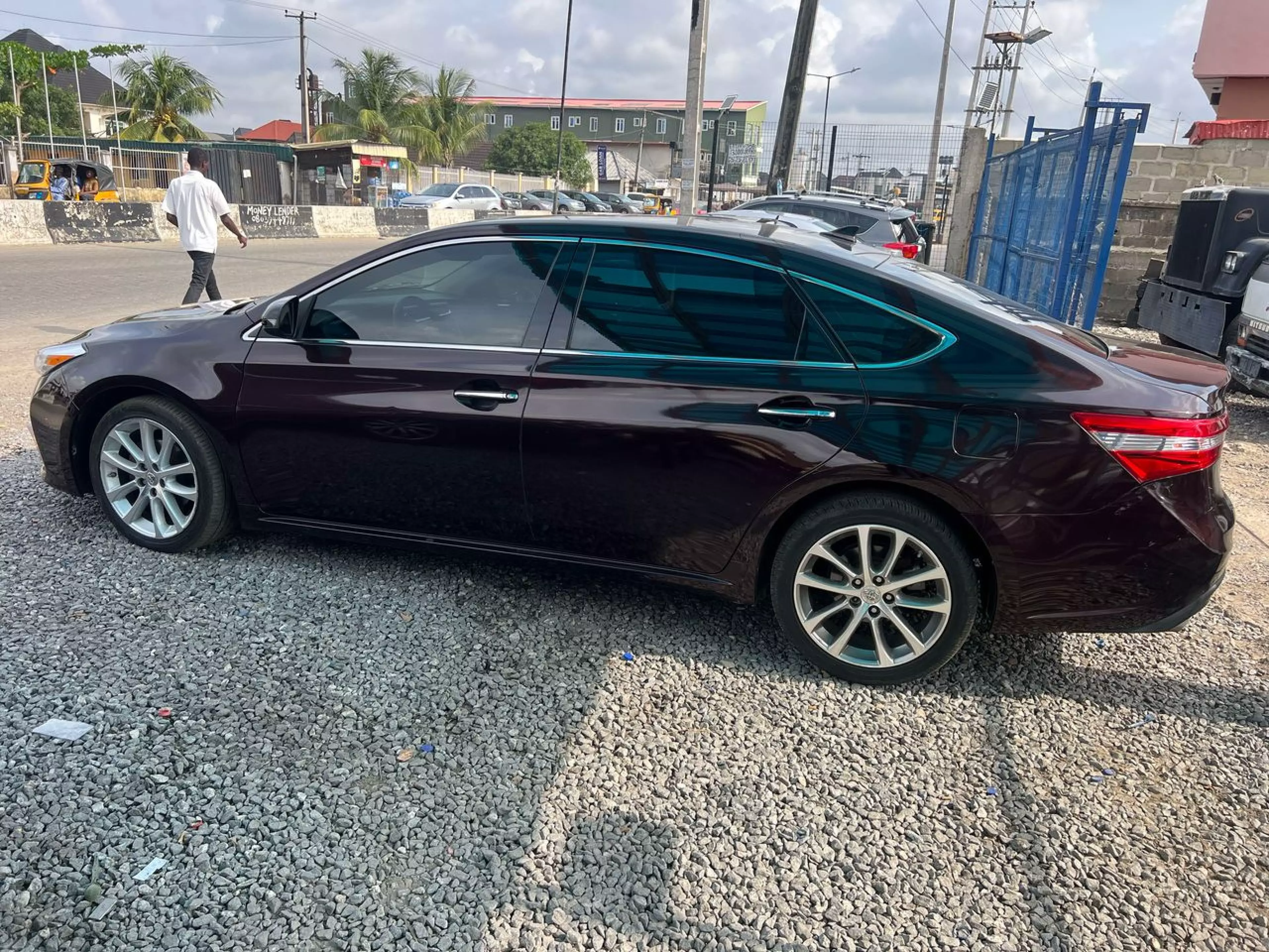 Toyota Avalon   - 2013