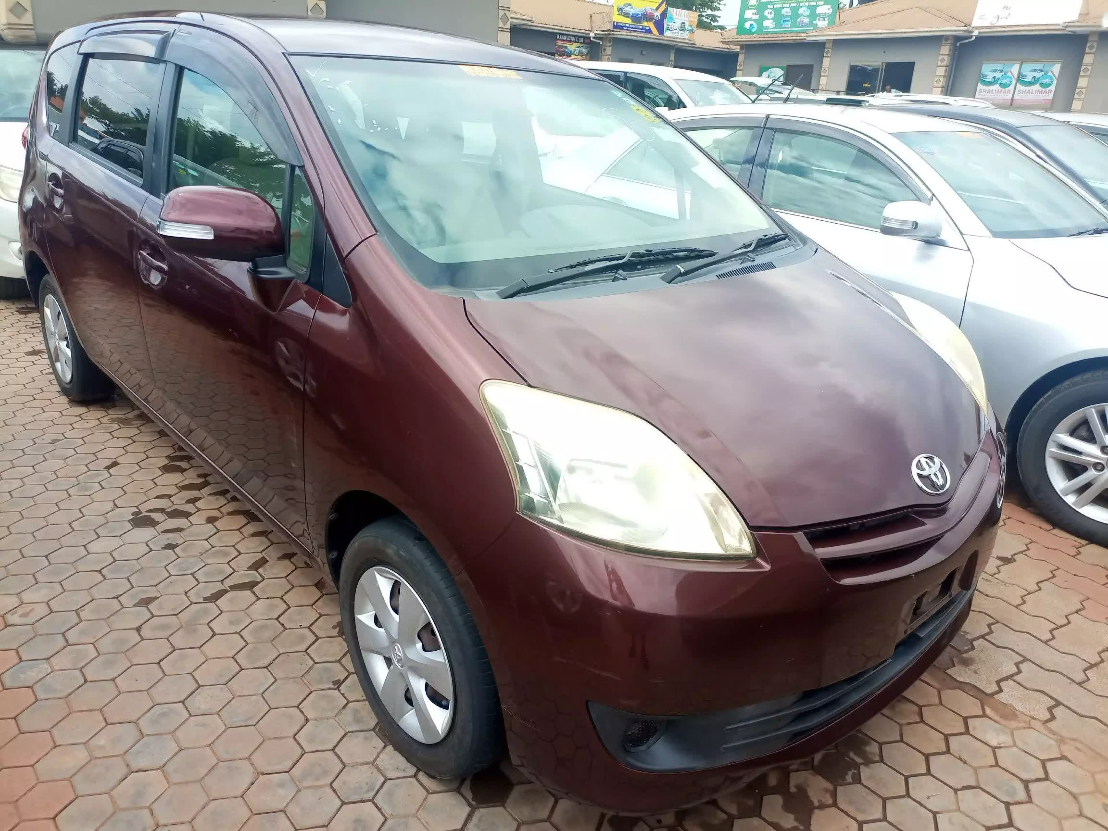 Toyota Passo Sette - 2009