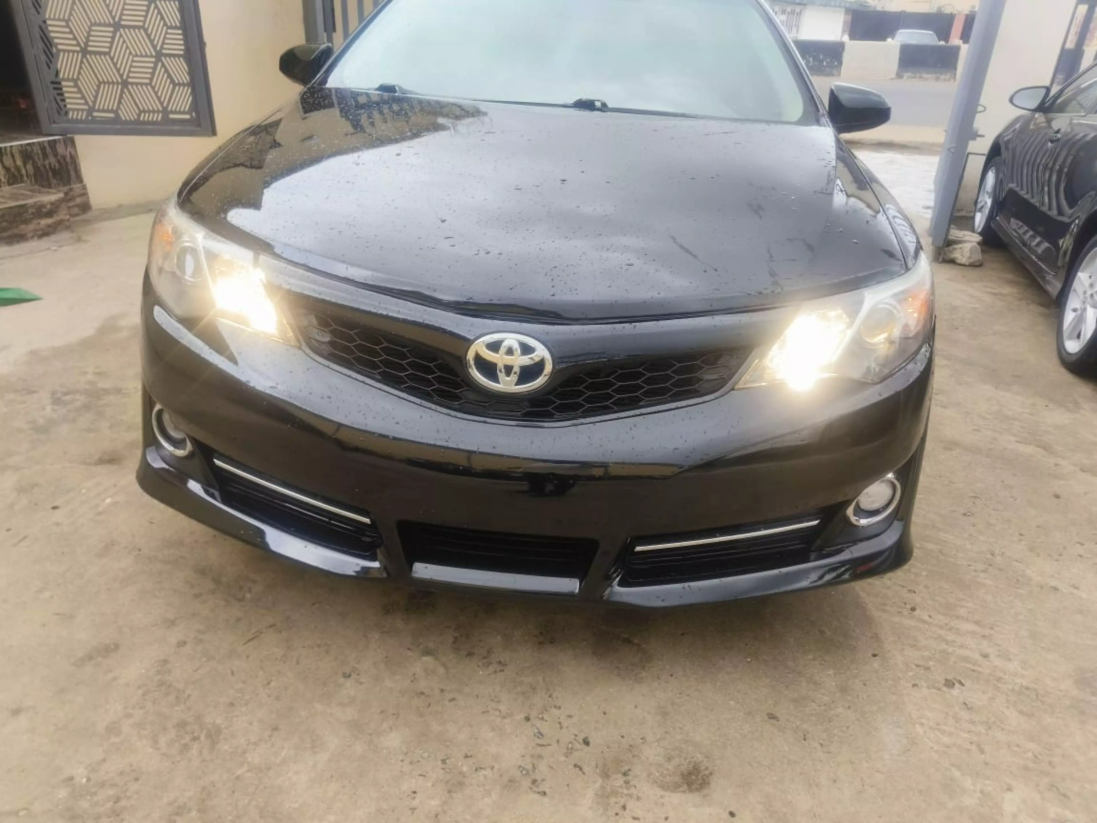 Toyota Camry - 2014