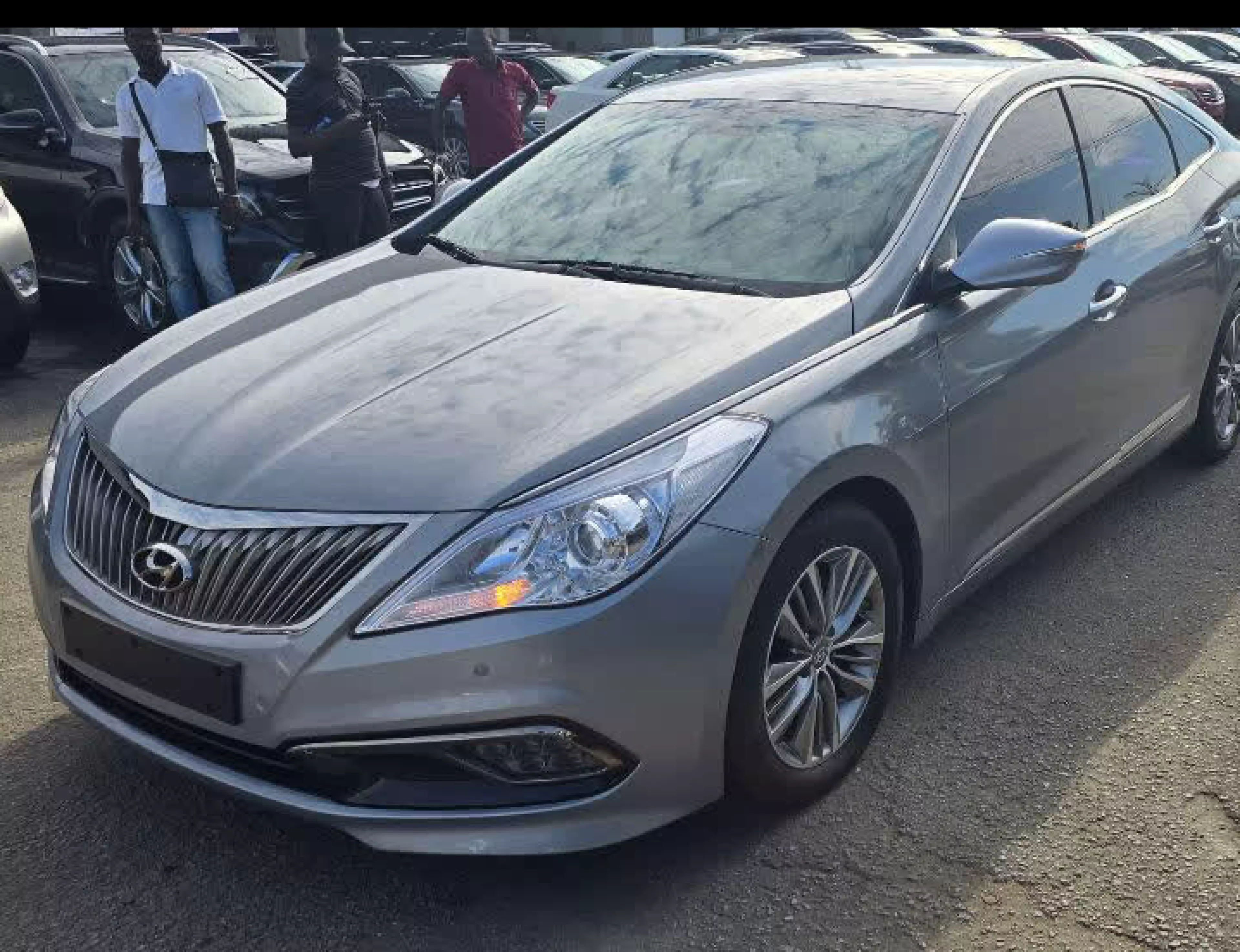 Hyundai Grandeur   - 2016