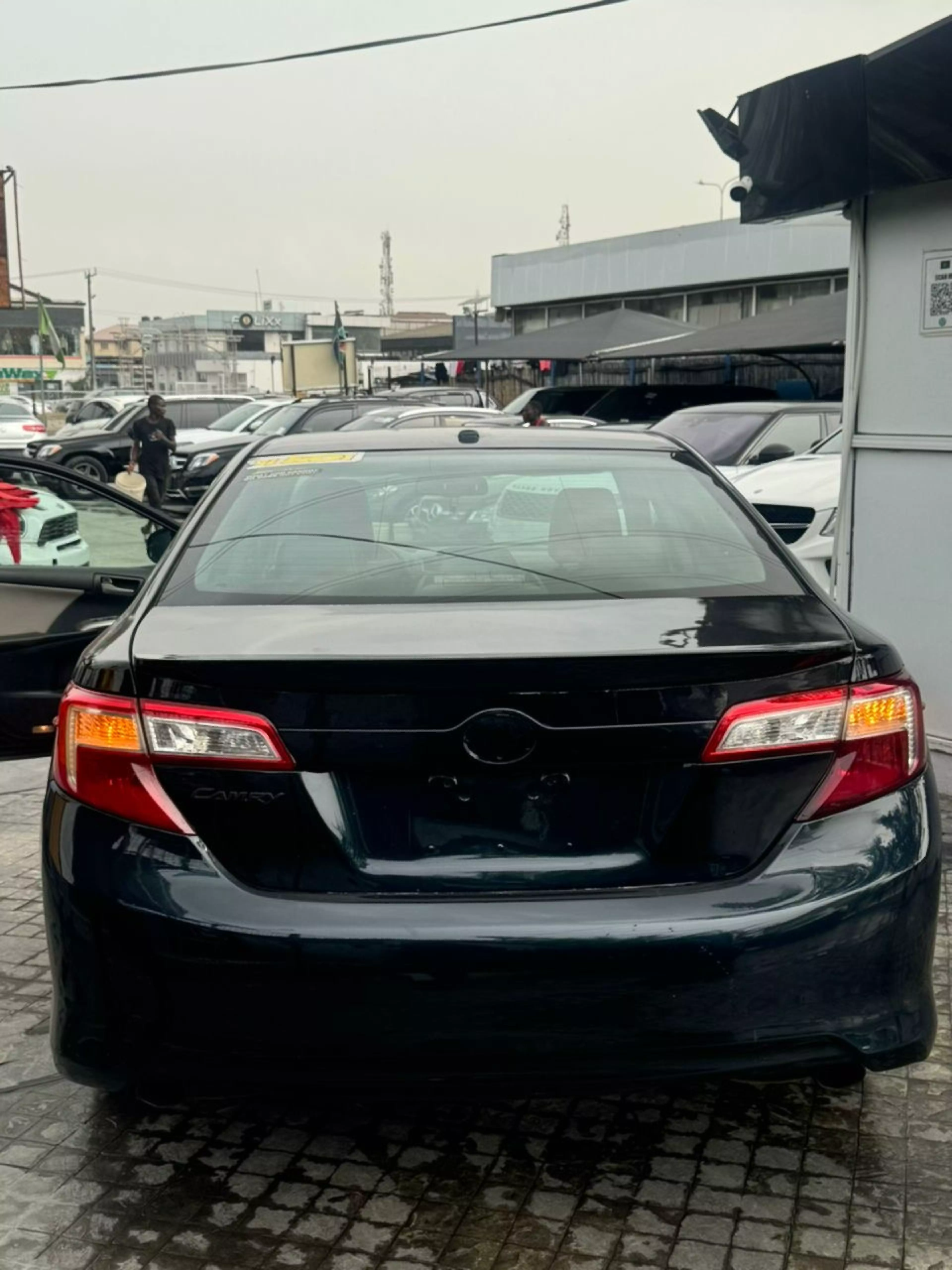 Toyota camry   - 2012
