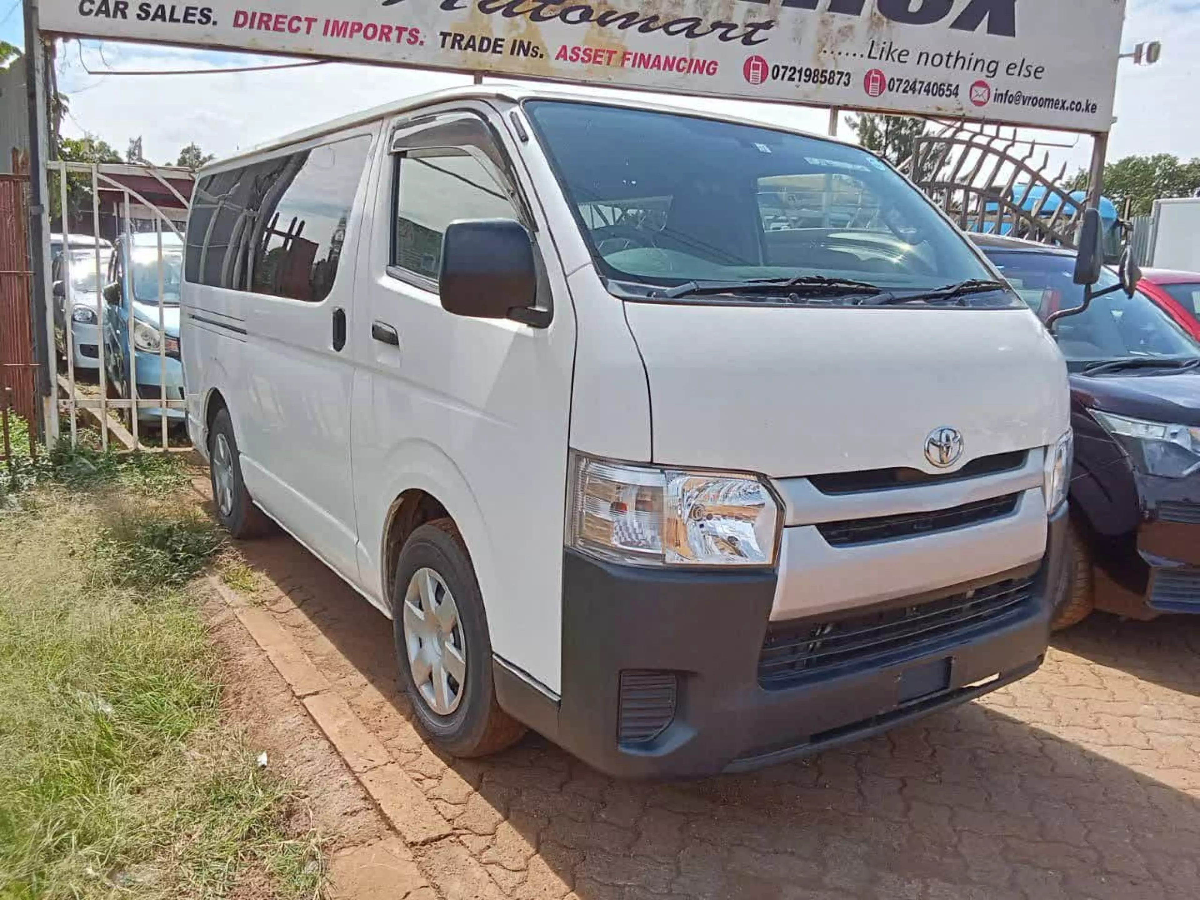 Toyota Hiace - 2016