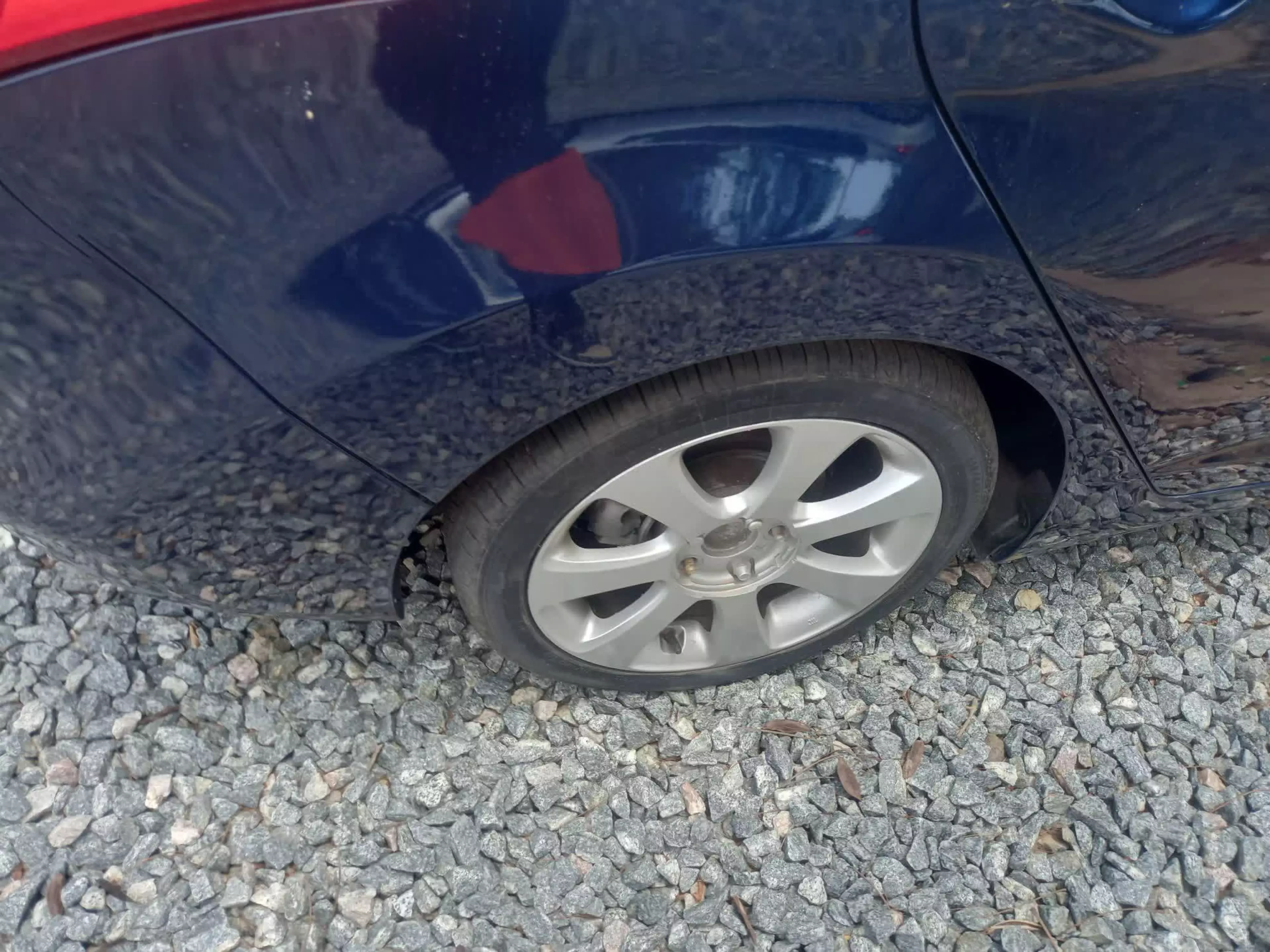 Hyundai Elantra   - 2011