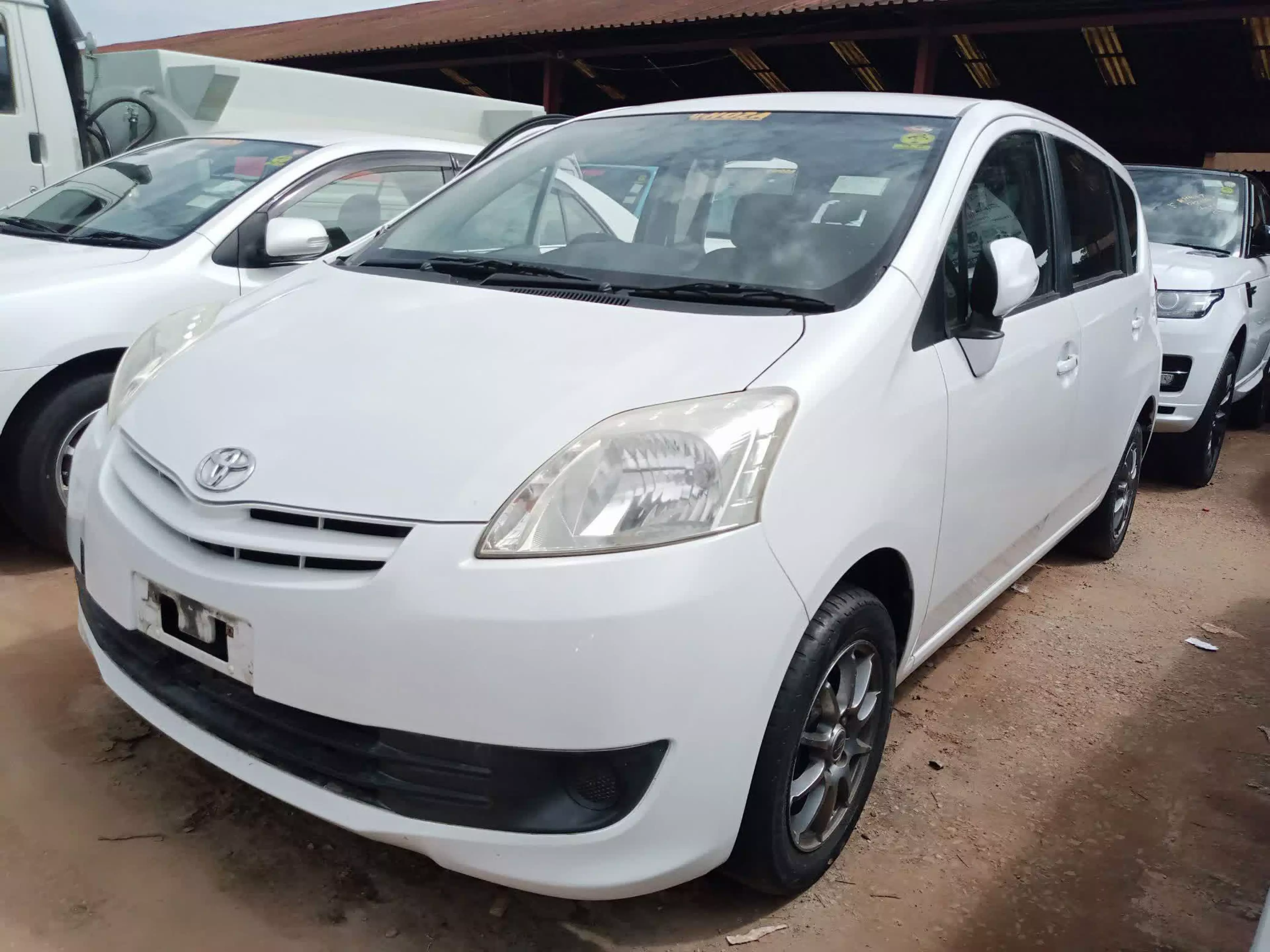 Toyota Passo Sette - 2010
