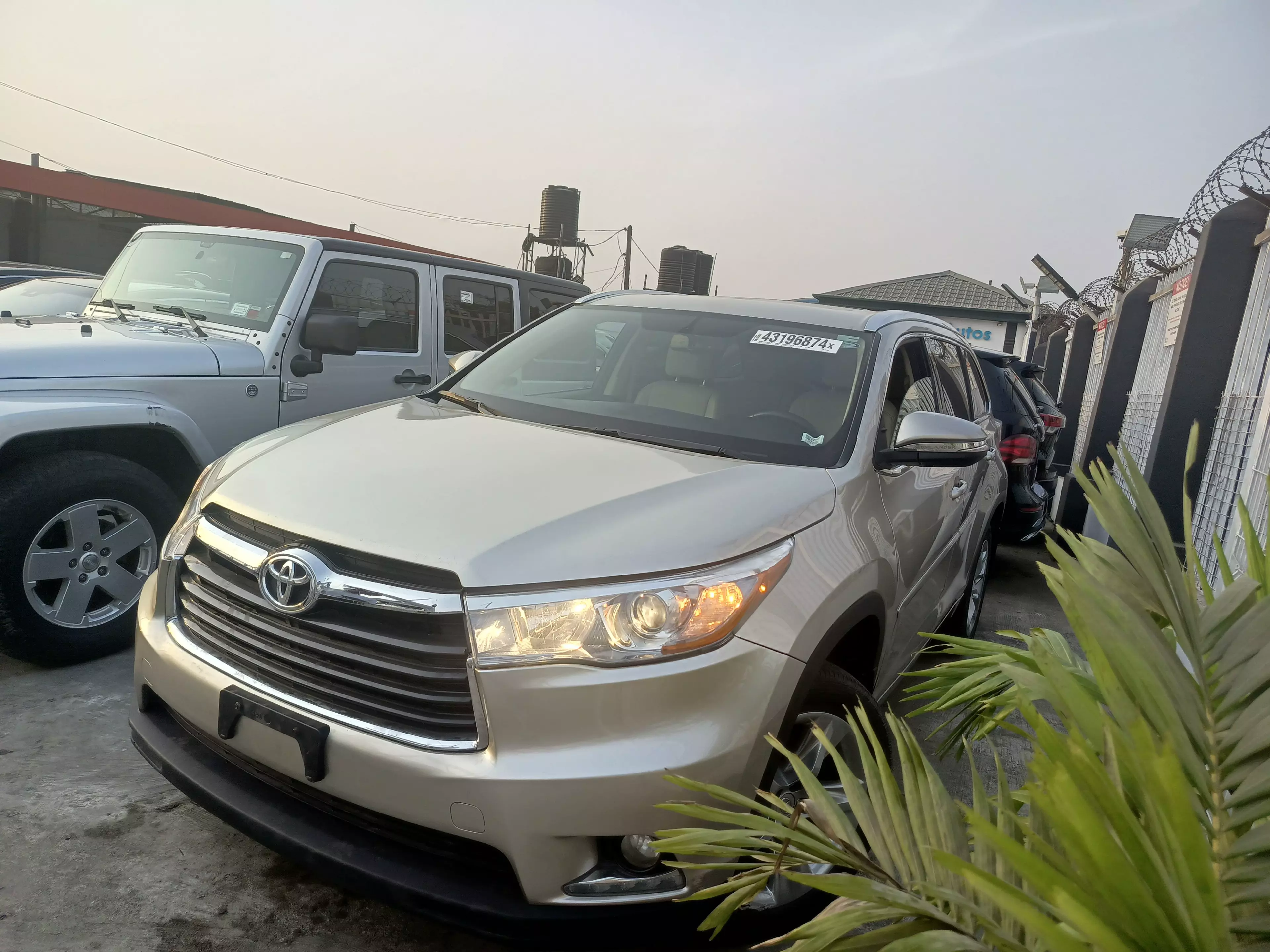 Toyota Highlander   - 2015