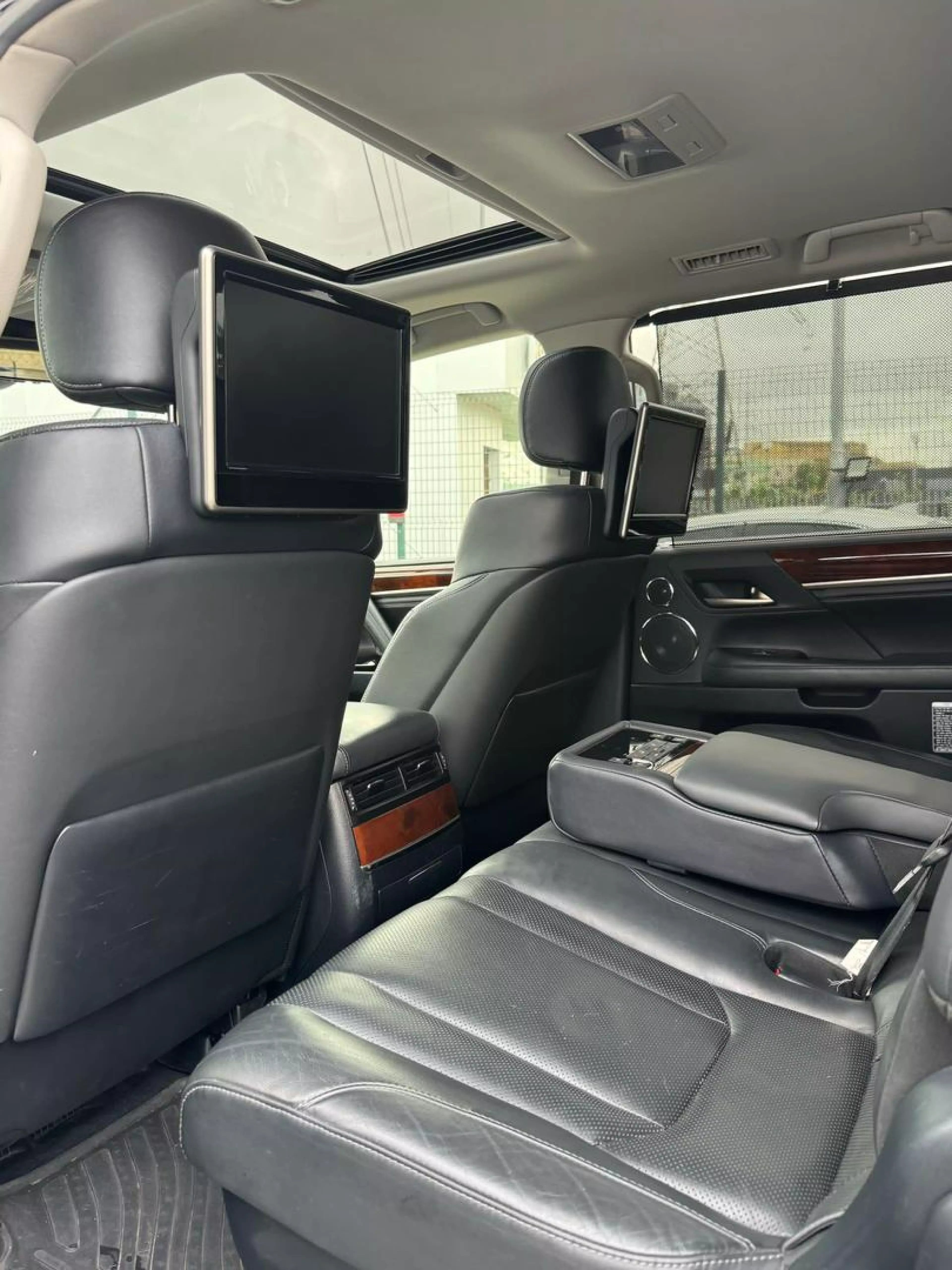 Lexus LX 570   - 2016