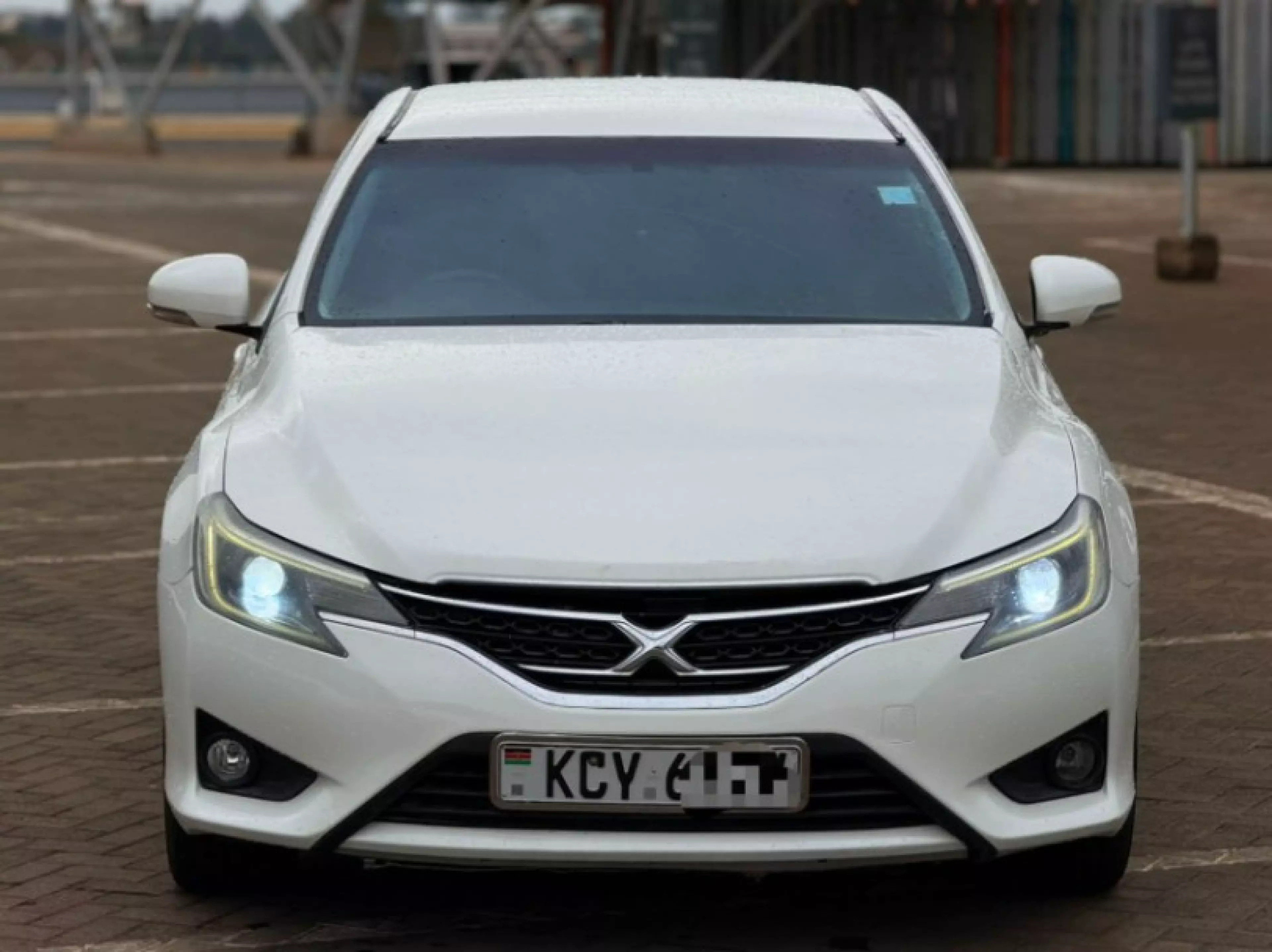 Toyota Mark X - 2013