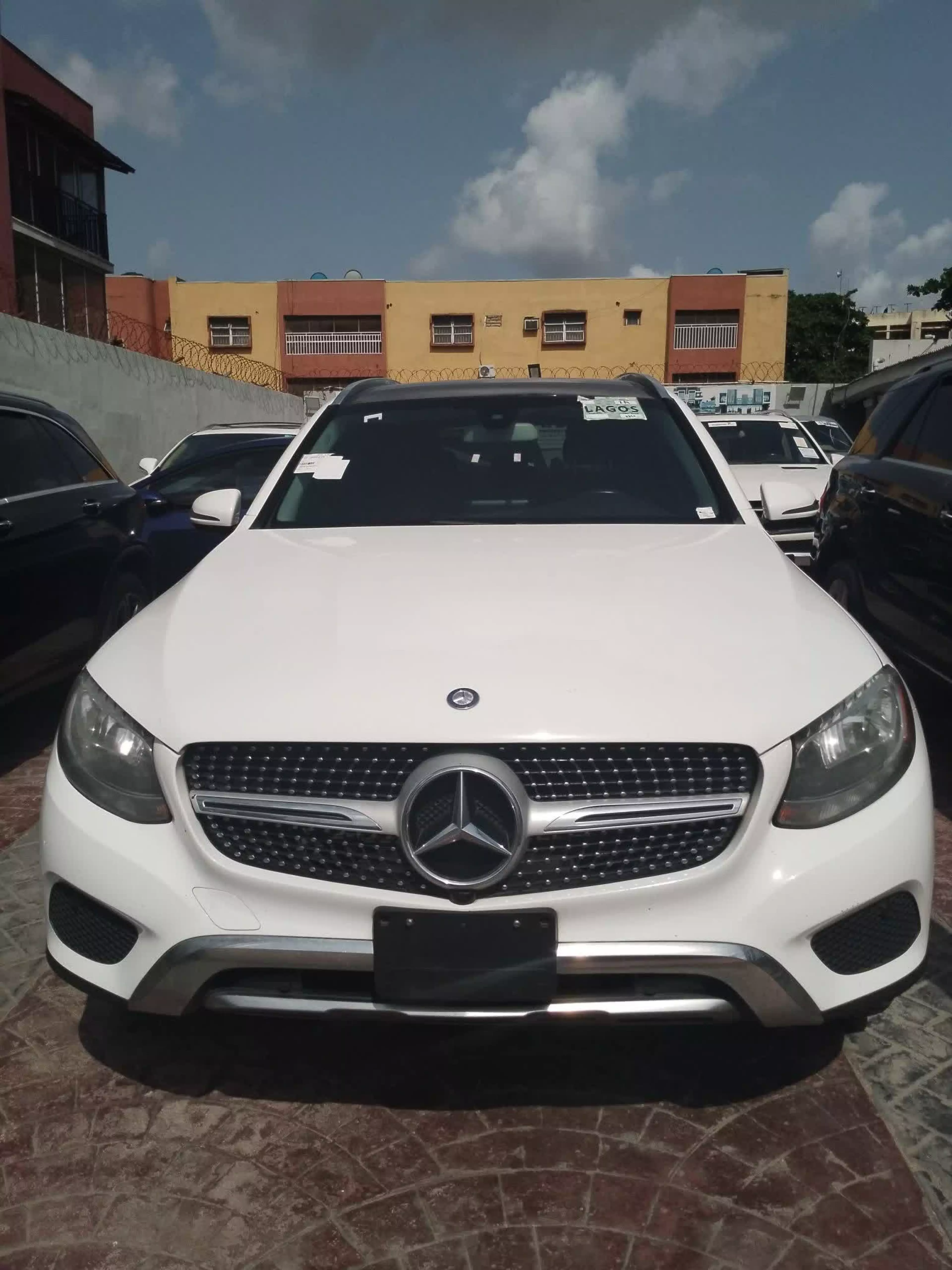 Mercedes-Benz GLC 300   - 2017