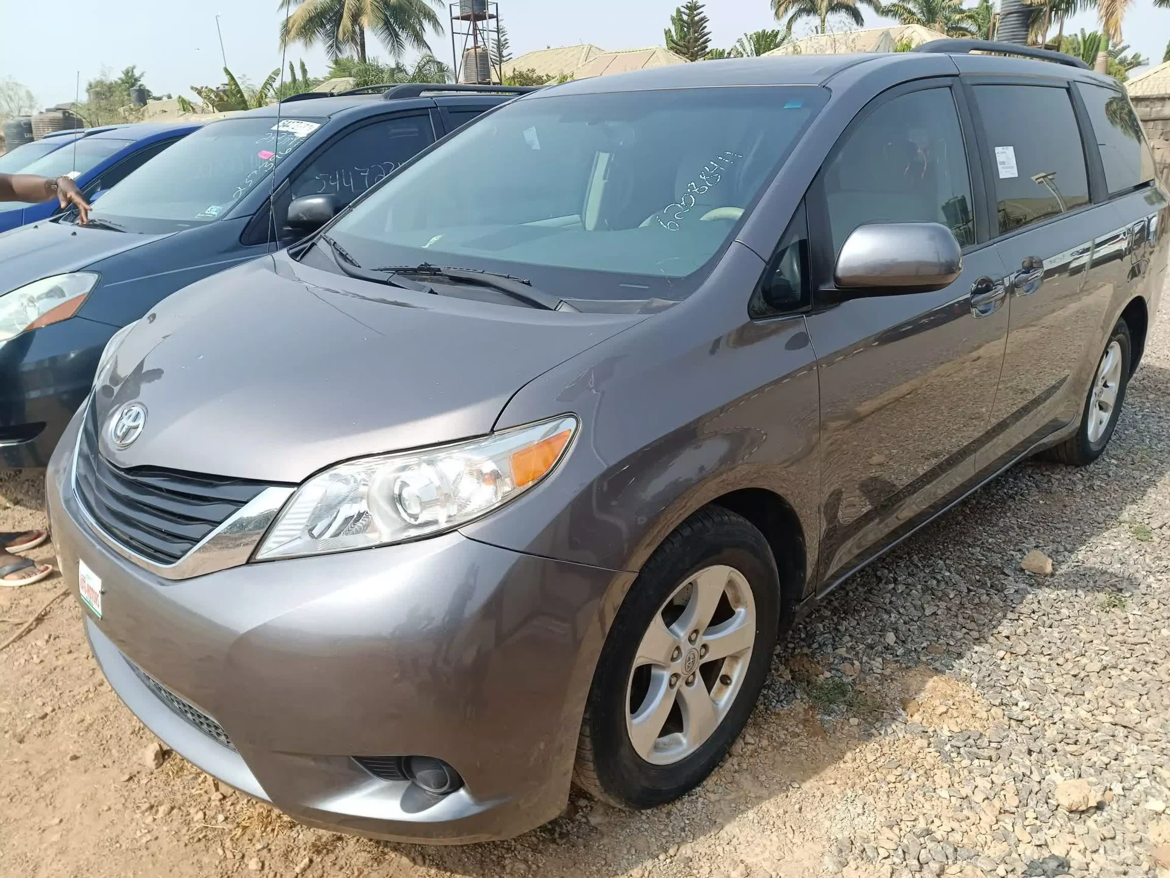 Toyota Sienna - 2011