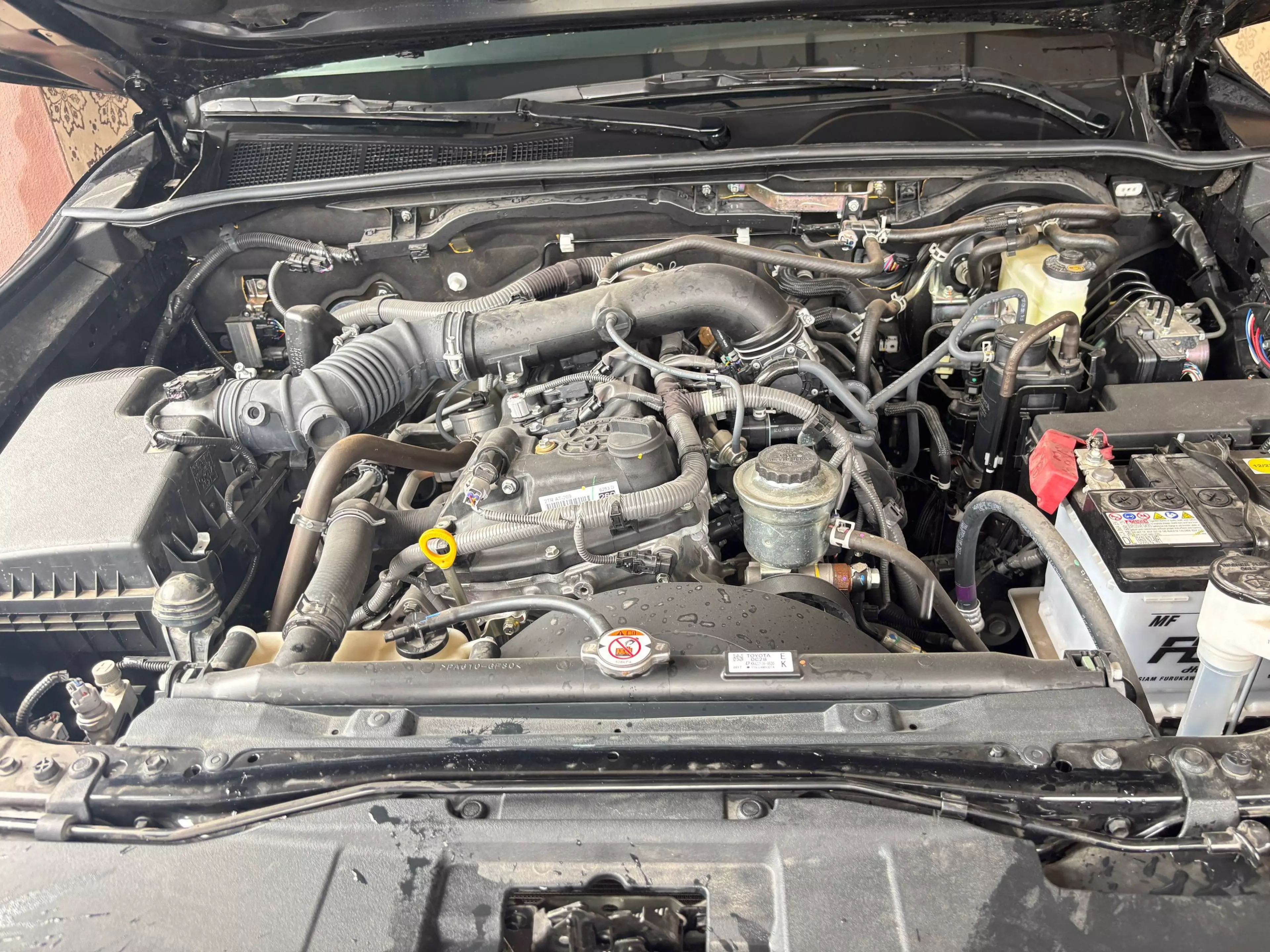 Toyota Hilux   - 2024