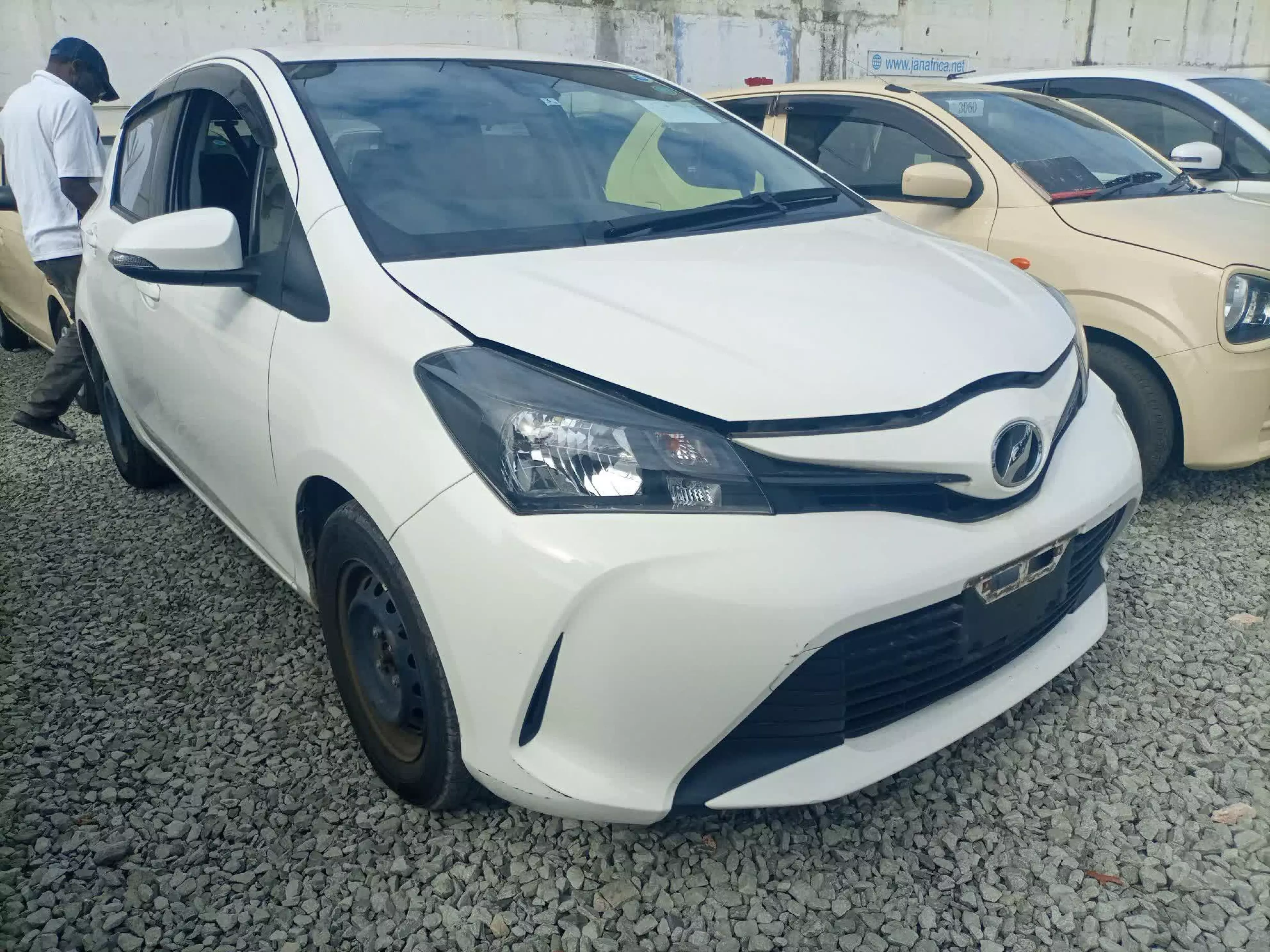 Toyota Vitz - 2016