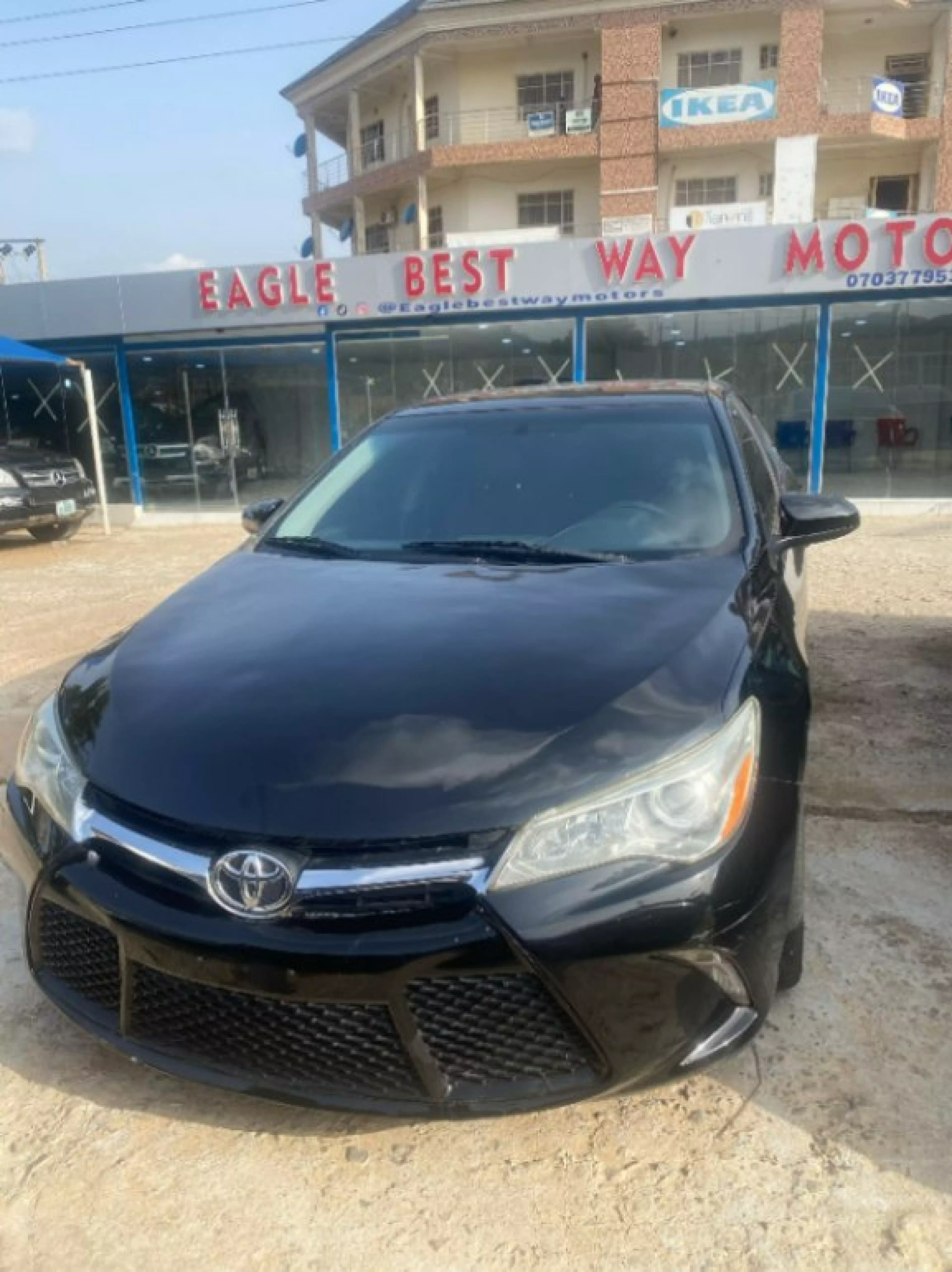 Toyota Camry - 2015
