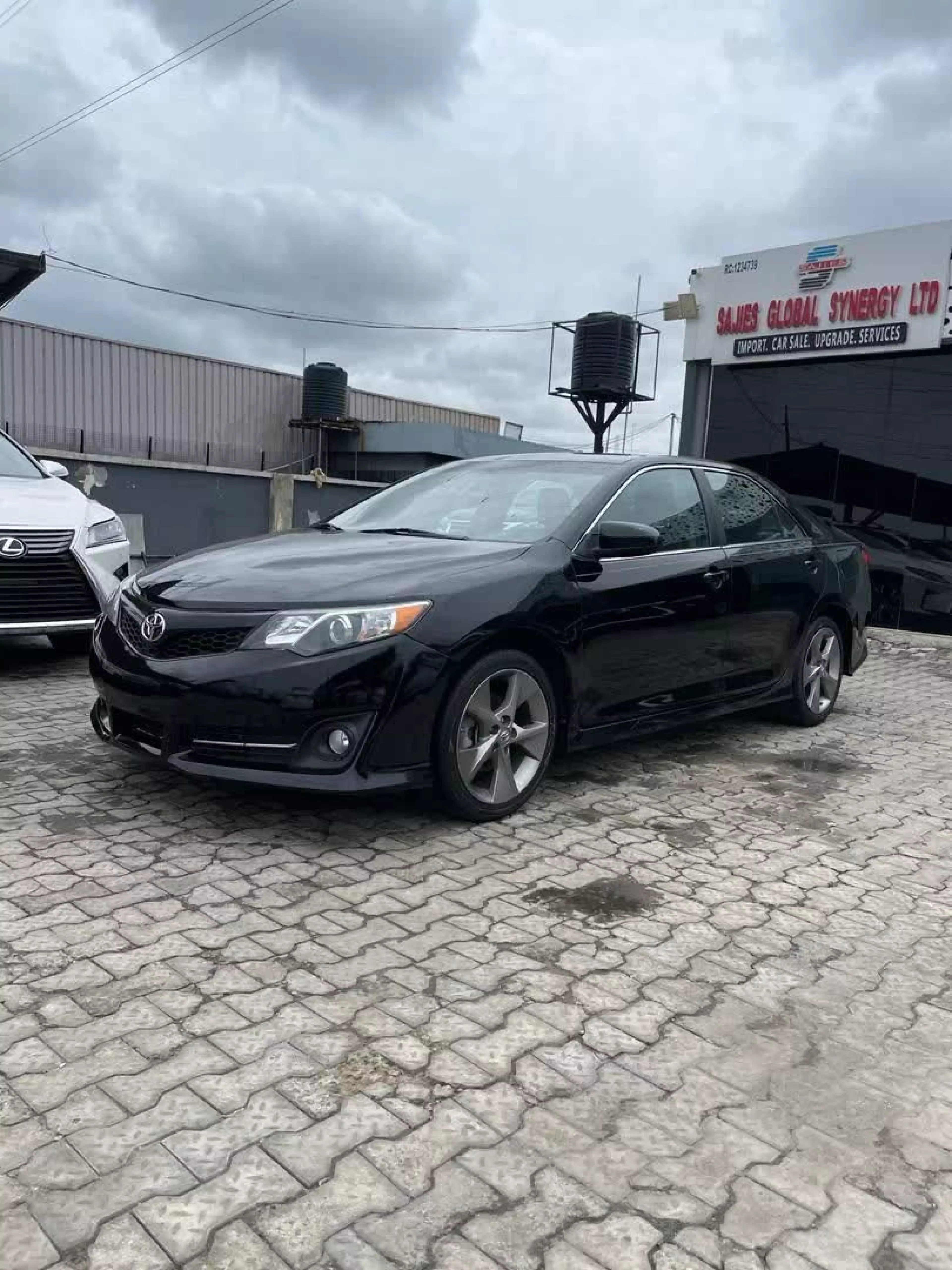 Toyota Camry   - 2013