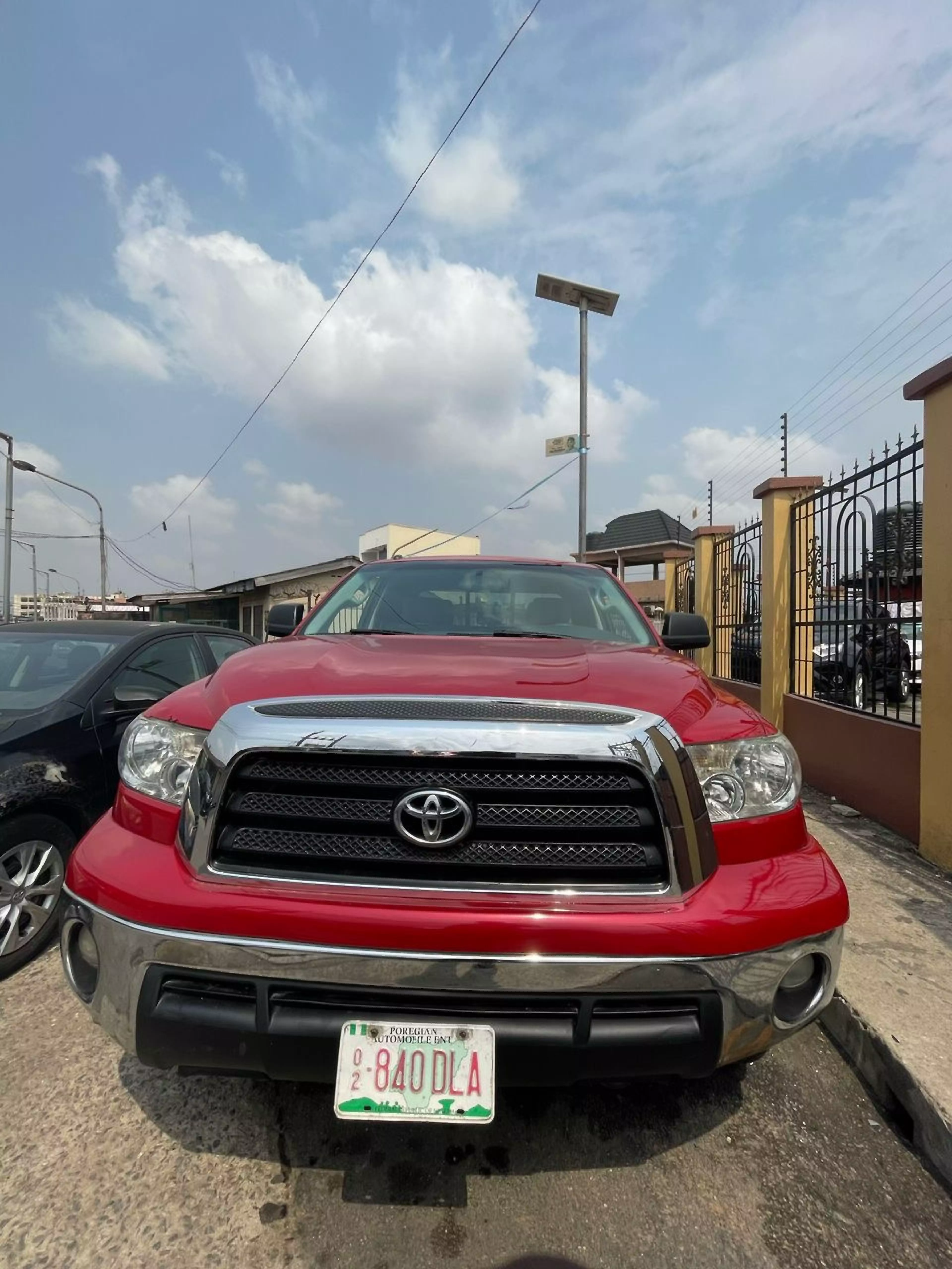 Toyota Tundra   - 2012