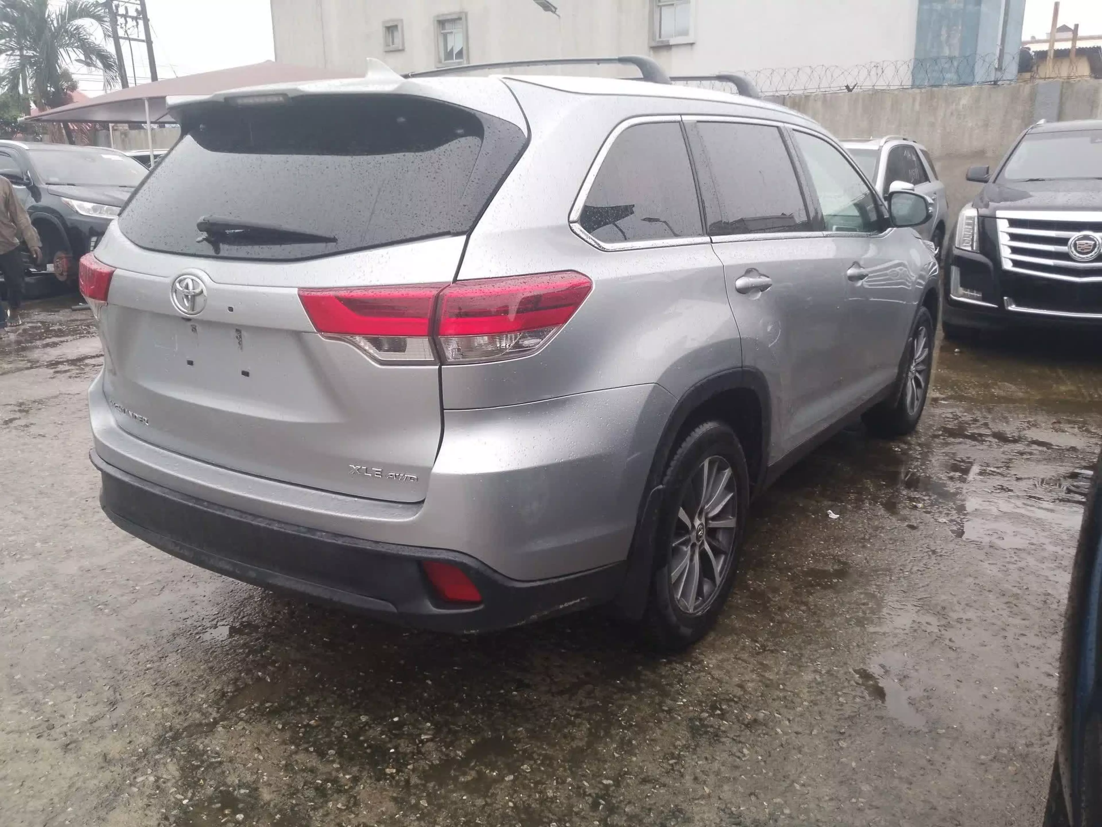Toyota Highlander   - 2019