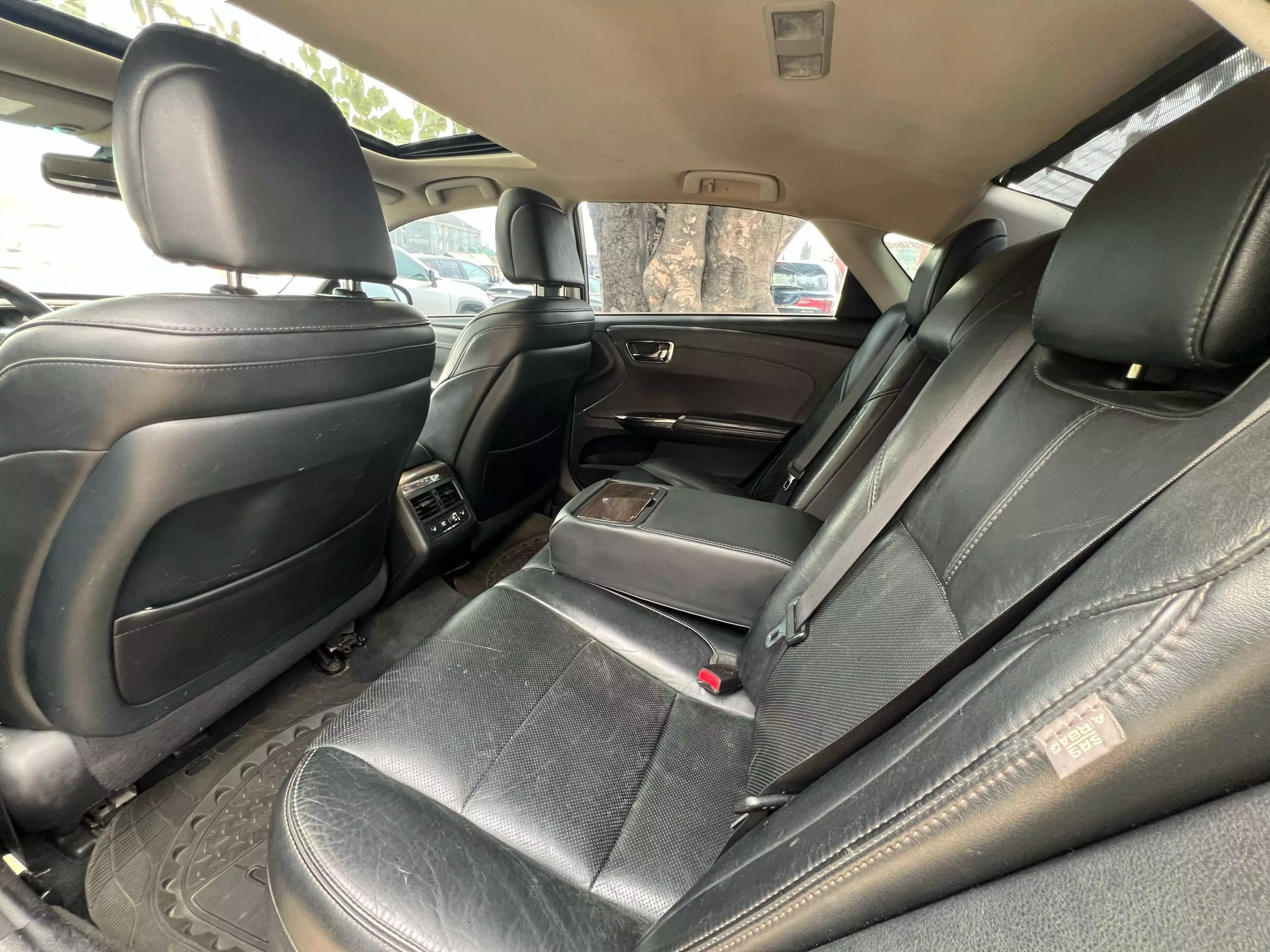 Toyota Avalon   - 2013