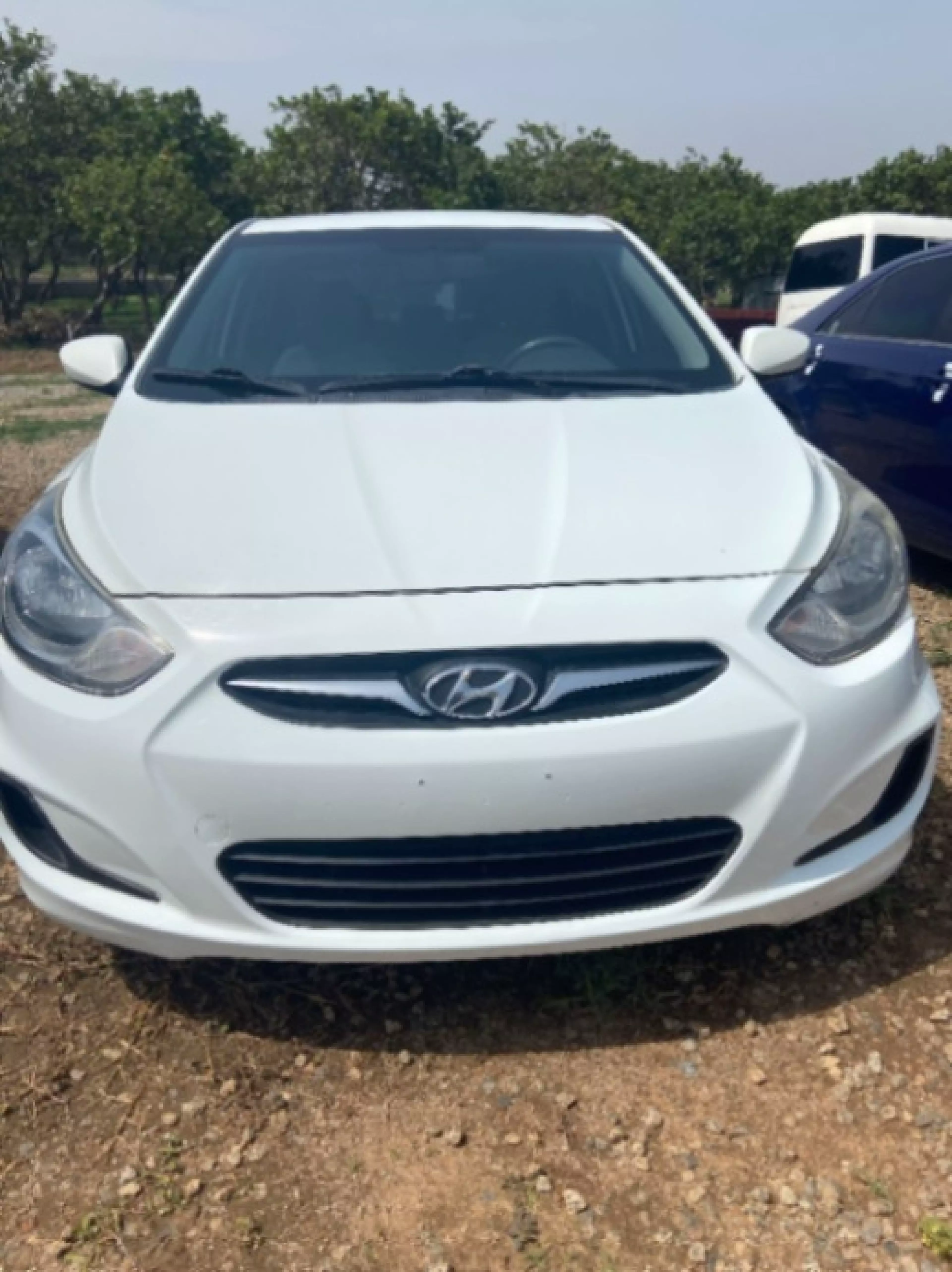 Hyundai Accent - 2013