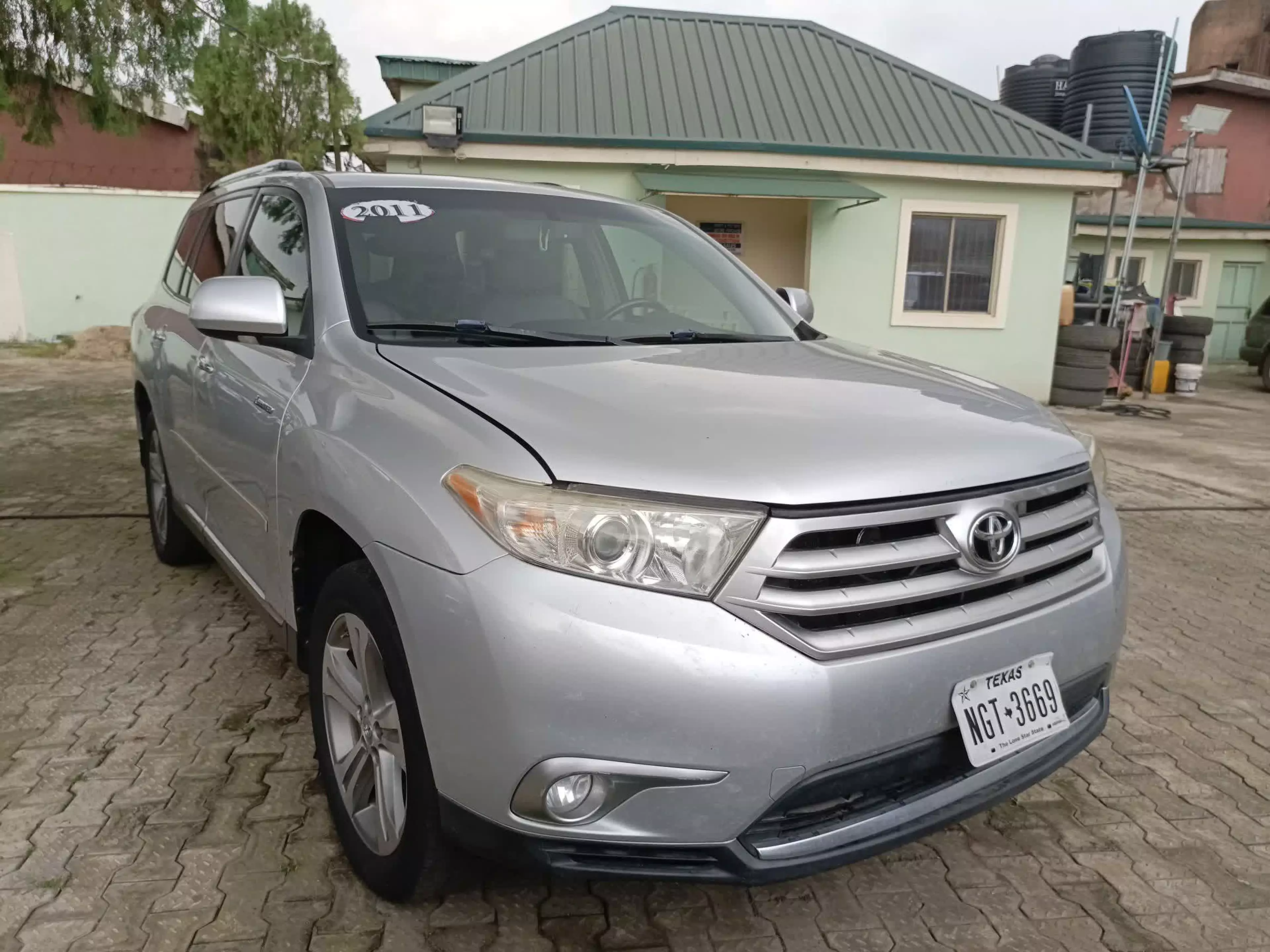 Toyota Highlander - 2011