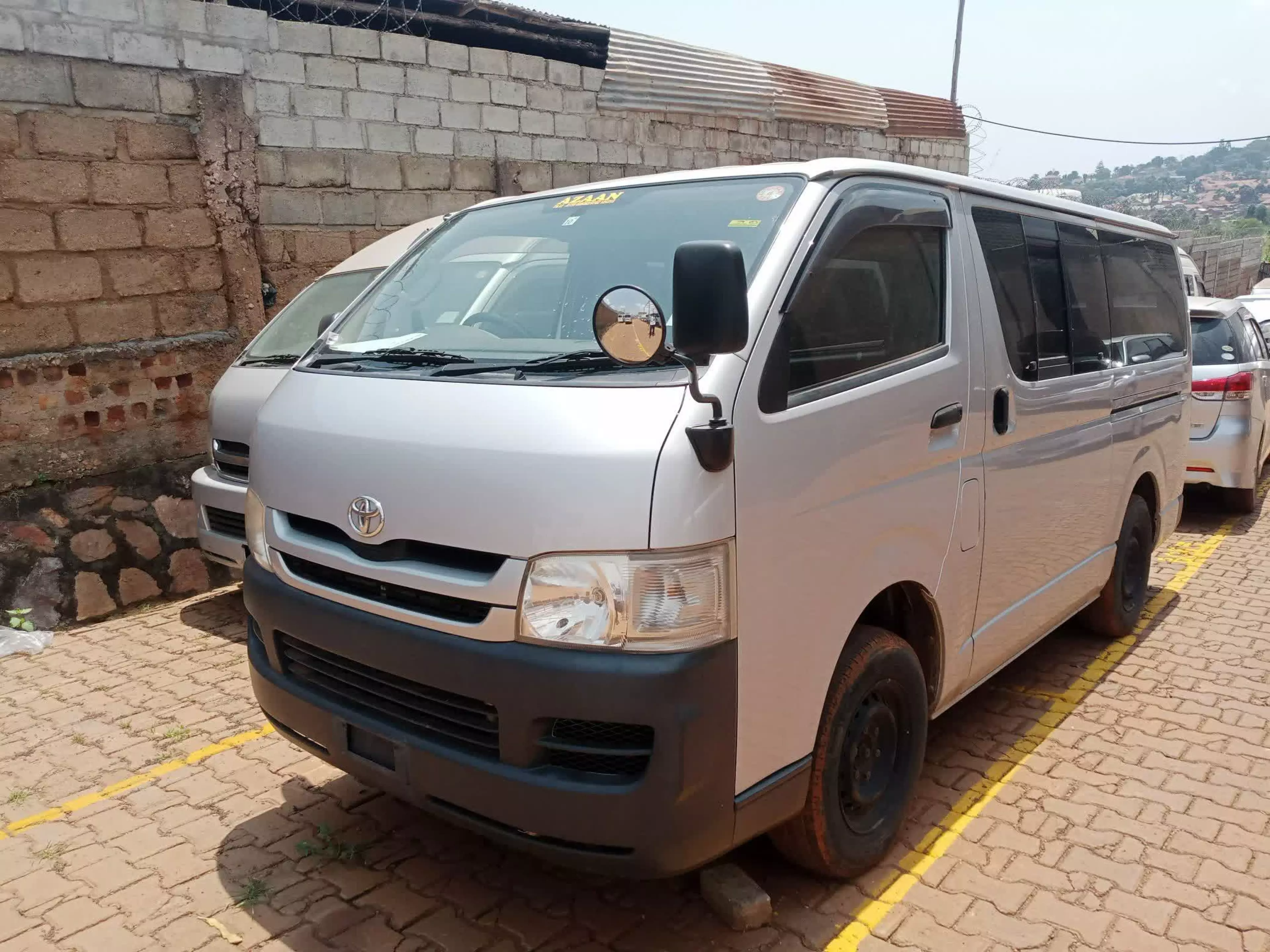 Toyota Hiace - 2013
