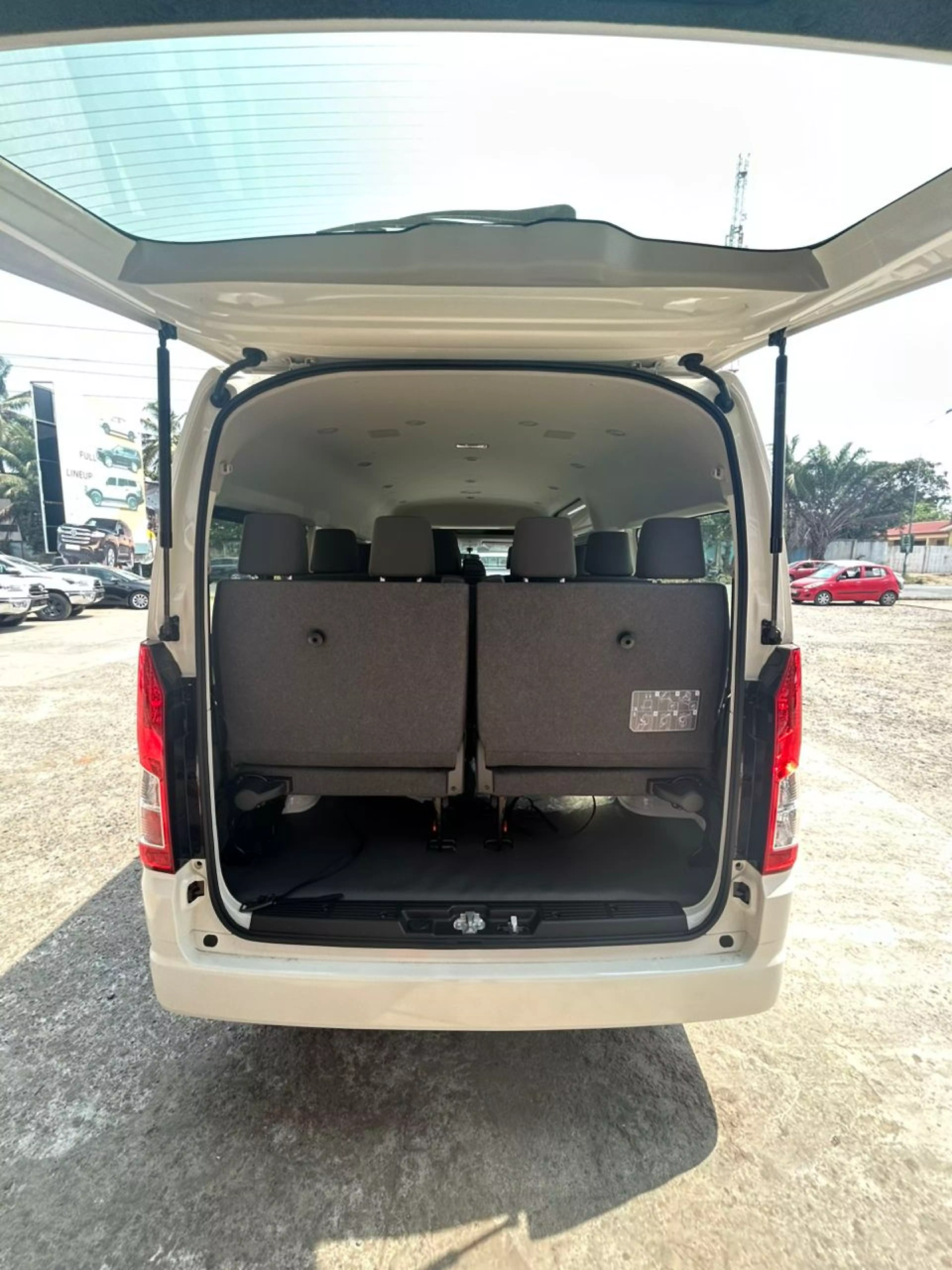 Toyota Hiace   - 2024
