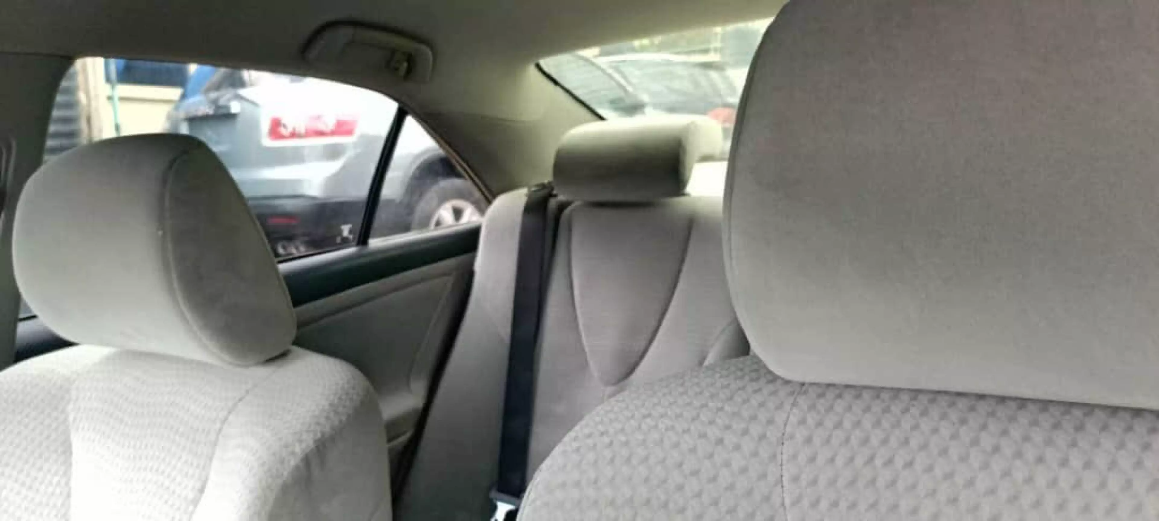Toyota Camry   - 2010