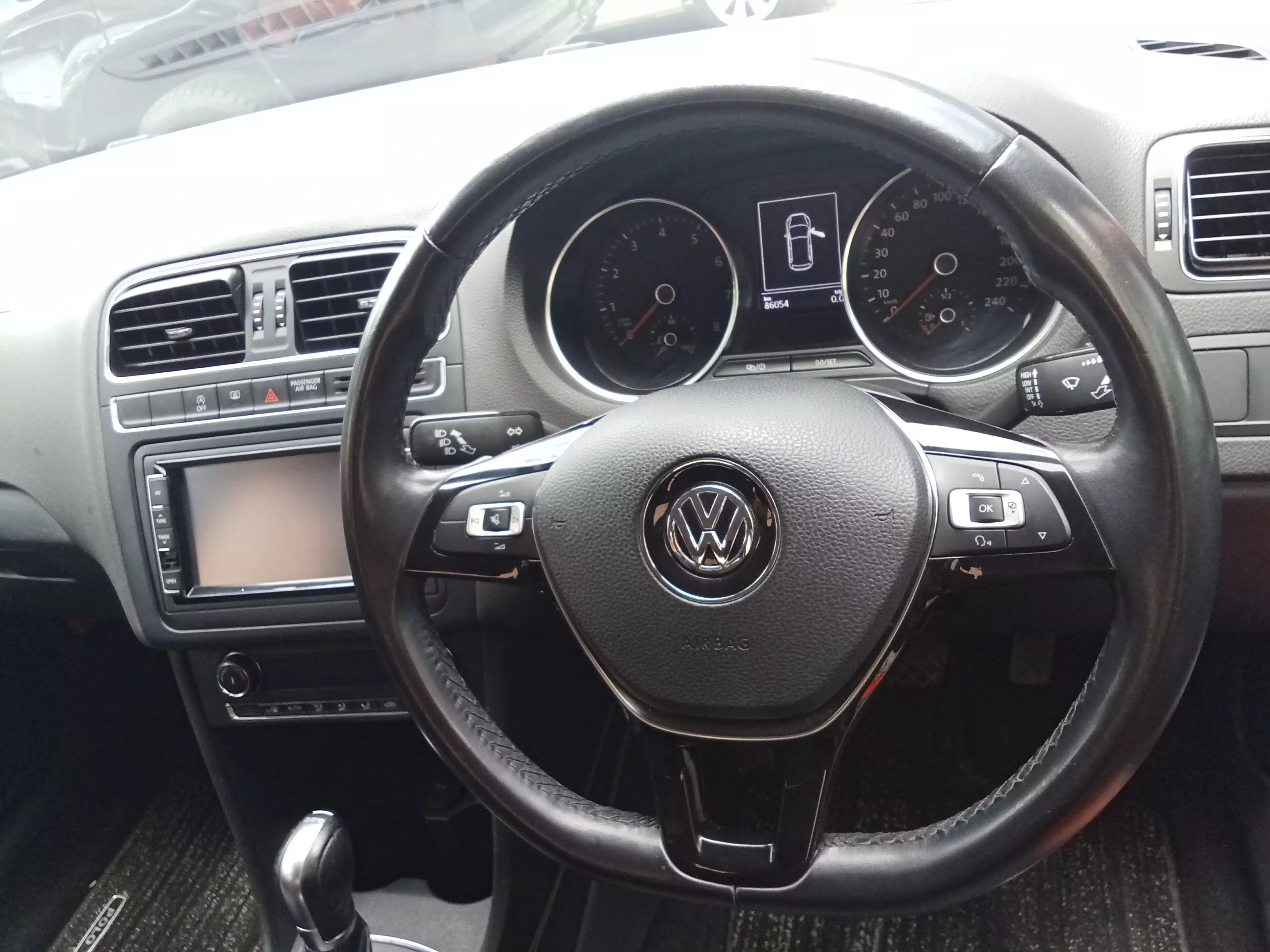 Volkswagen Polo   - 2017