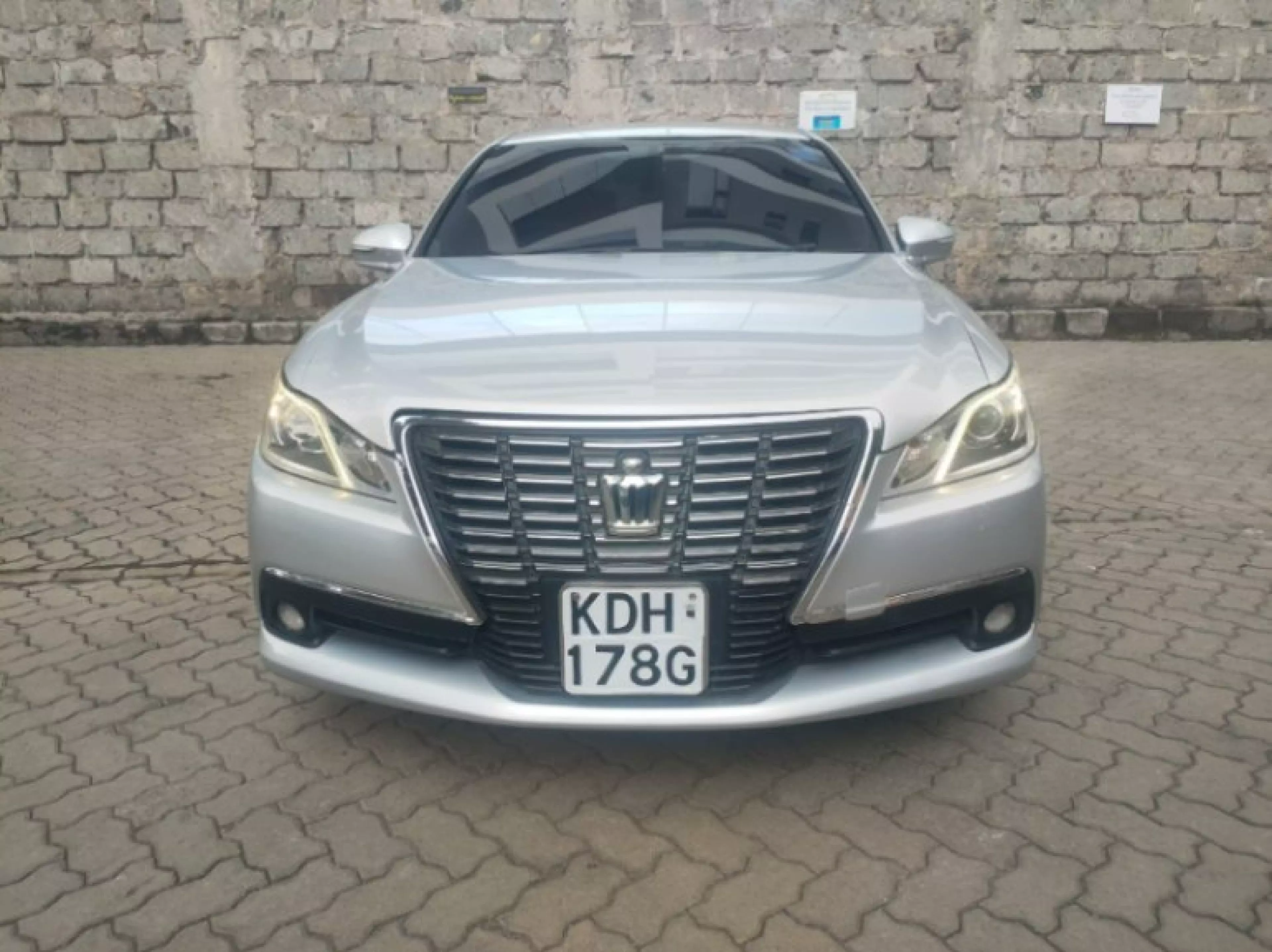 Toyota Crown - 2014