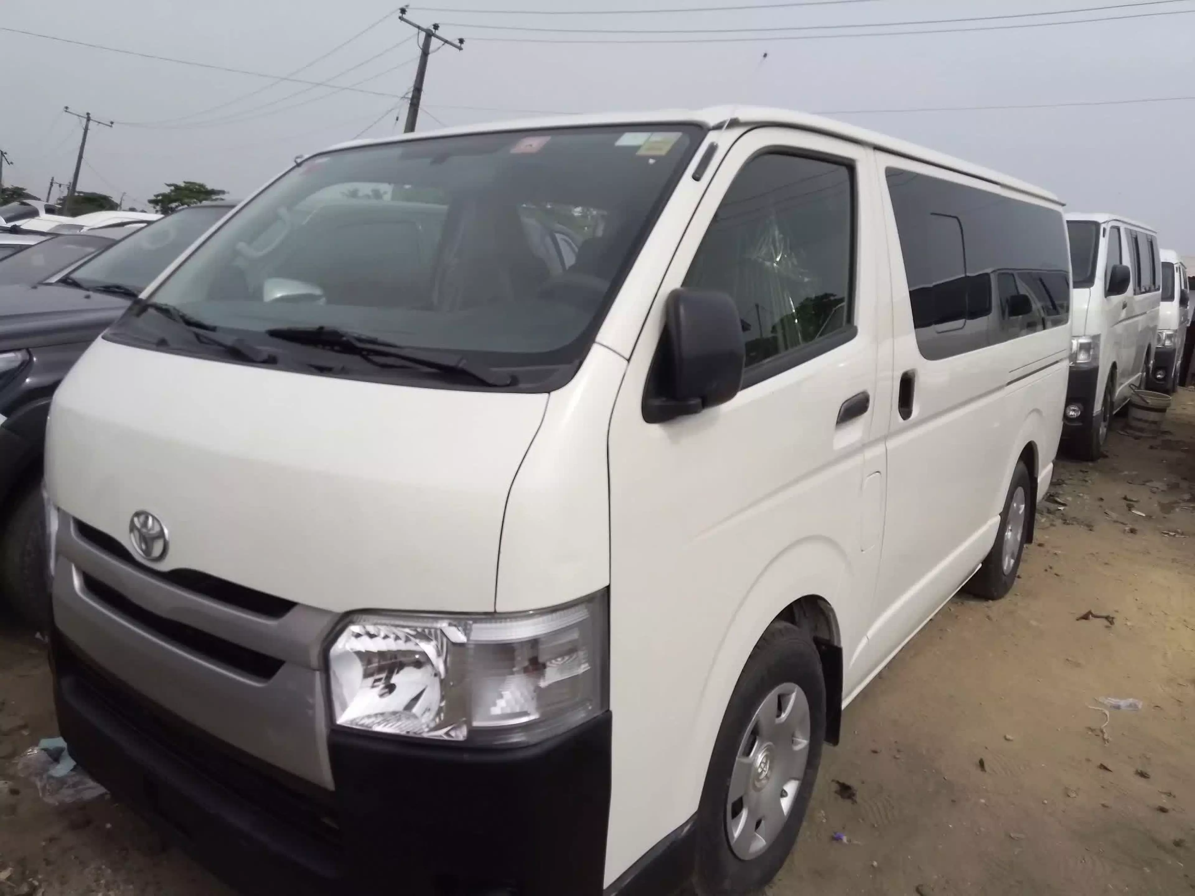 Toyota Hiace - 2015