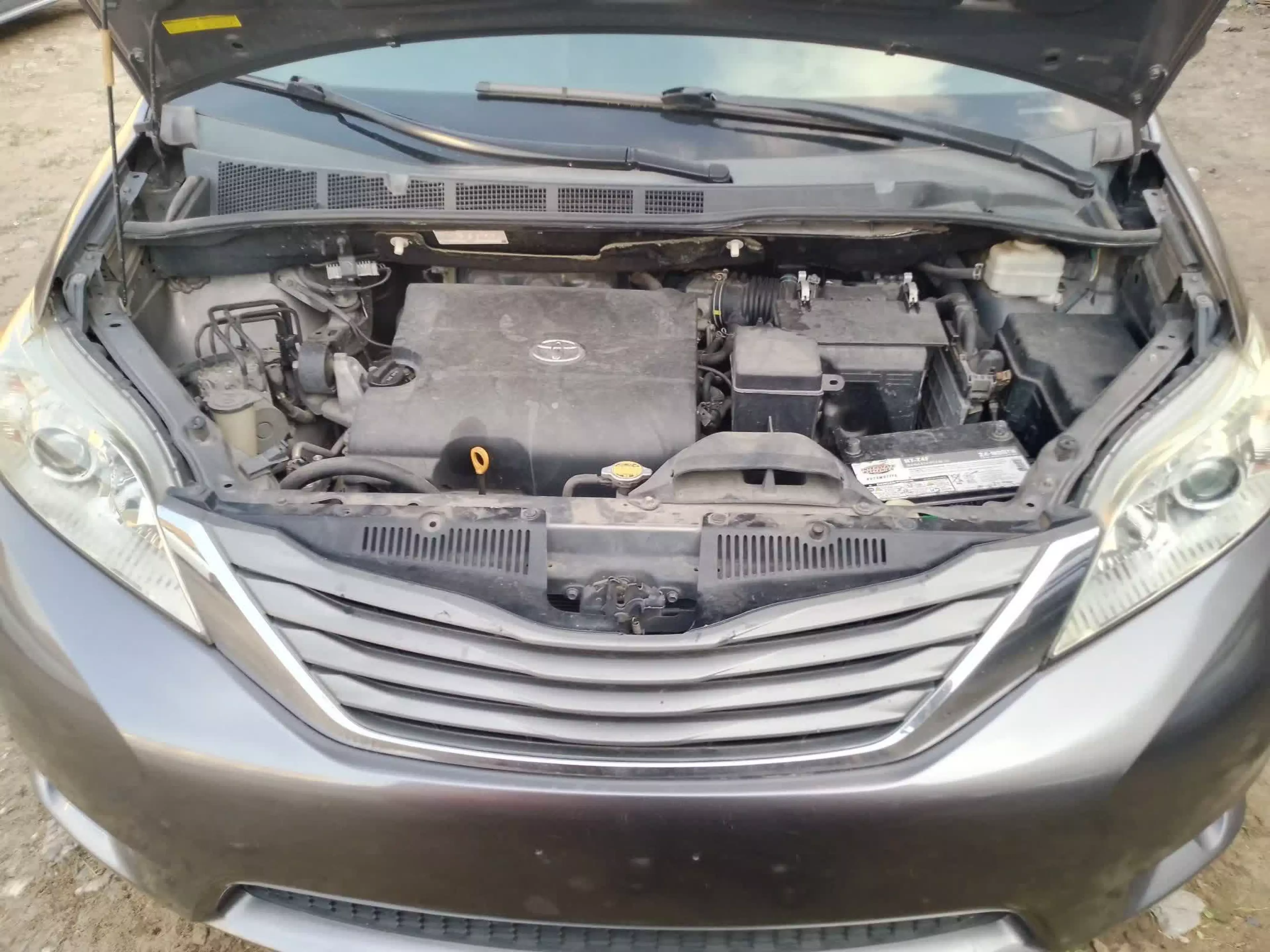 Toyota Sienna   - 2012