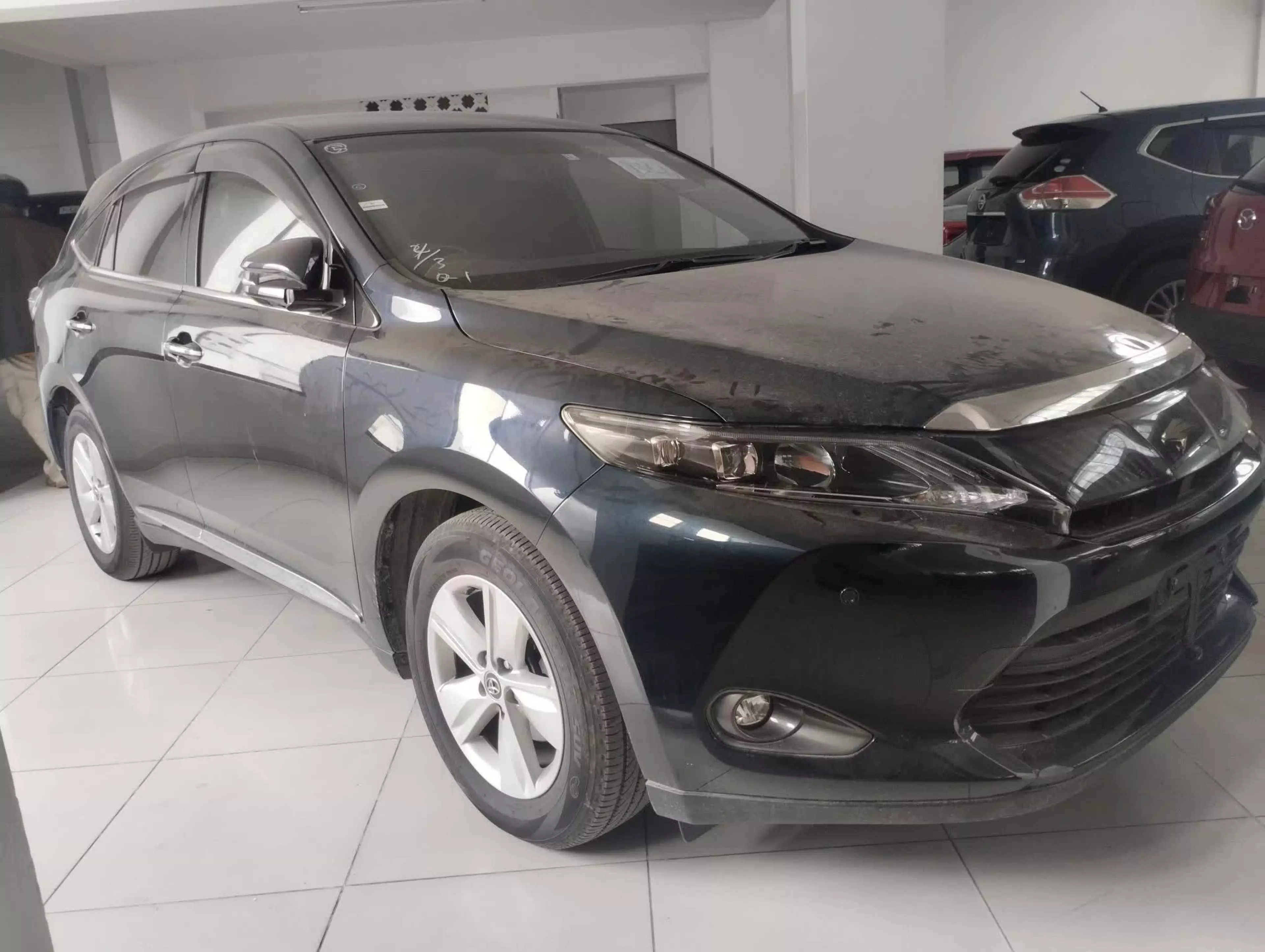 Toyota Harrier - 2016