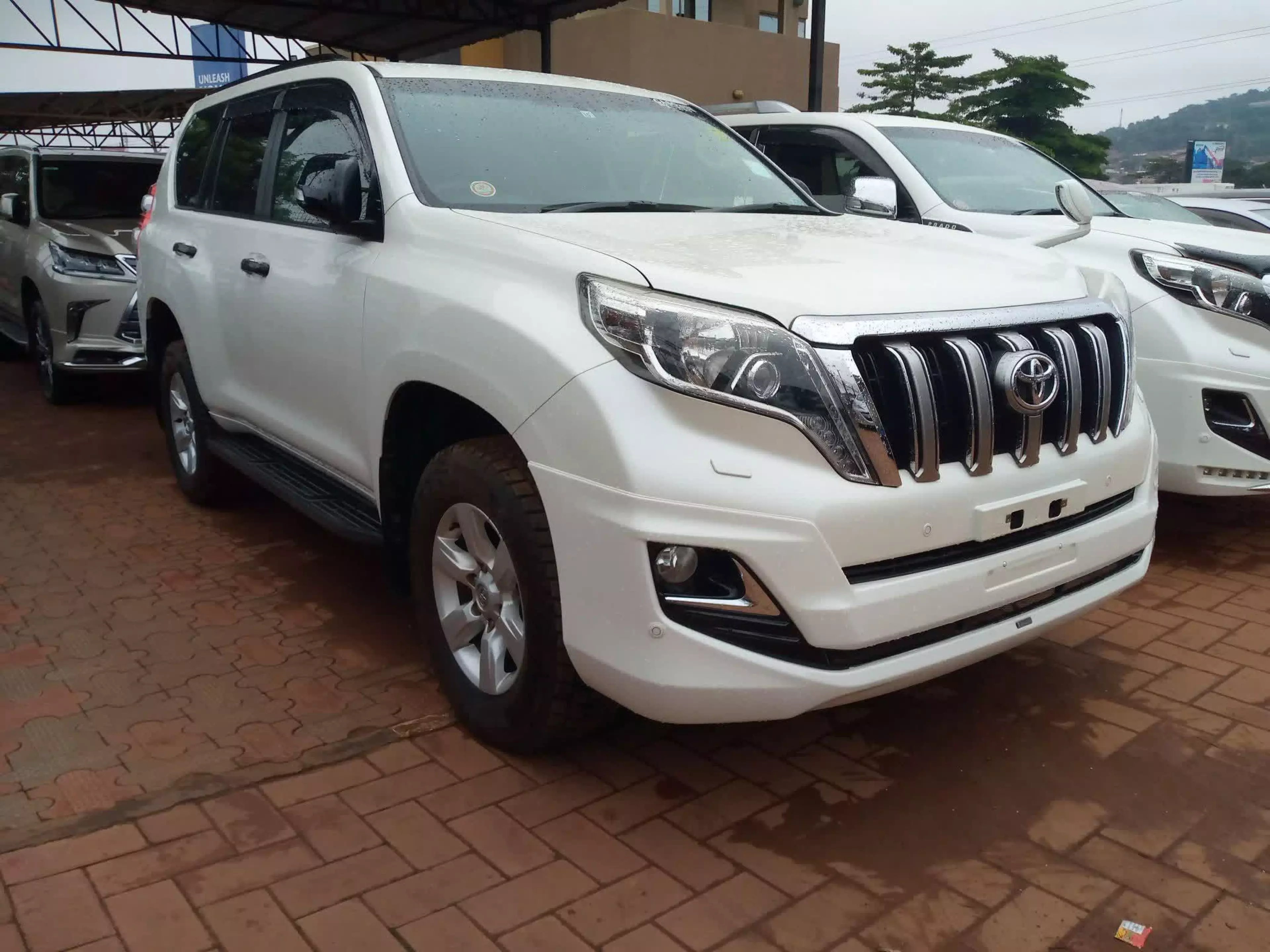Toyota Landcruiser prado TX - 2014
