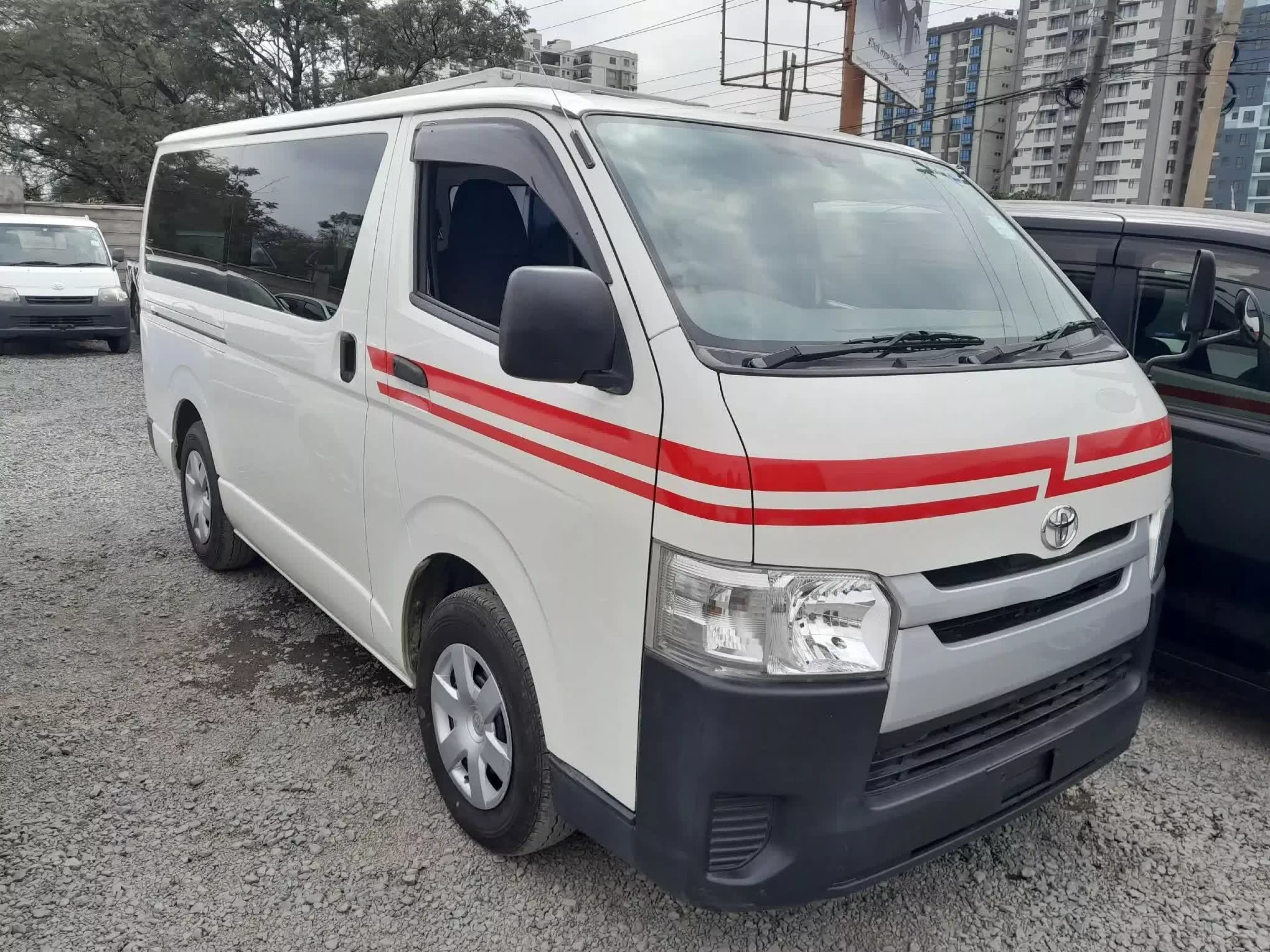 Toyota Hiace - 2016