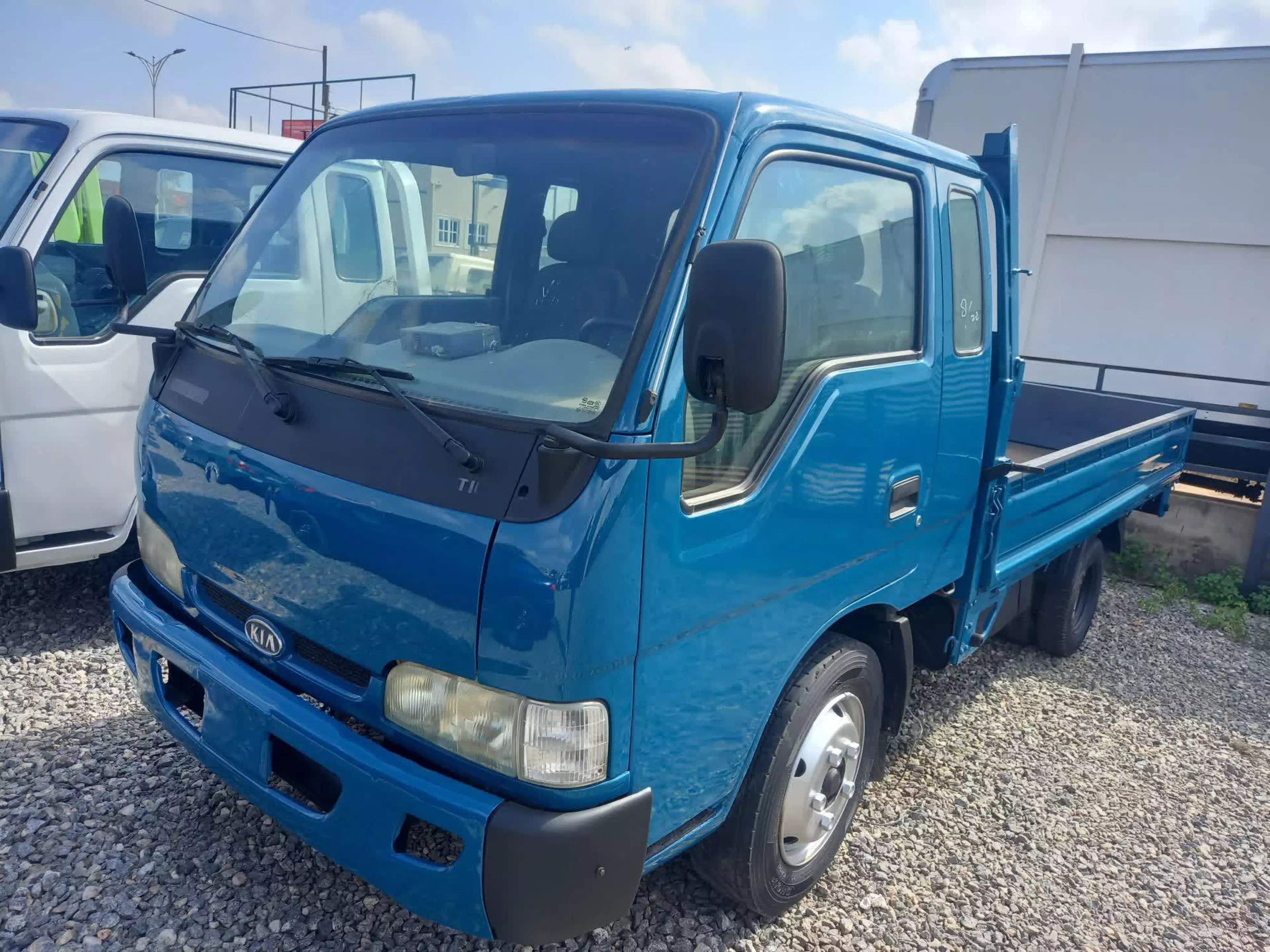 KIA Frontier - 2005