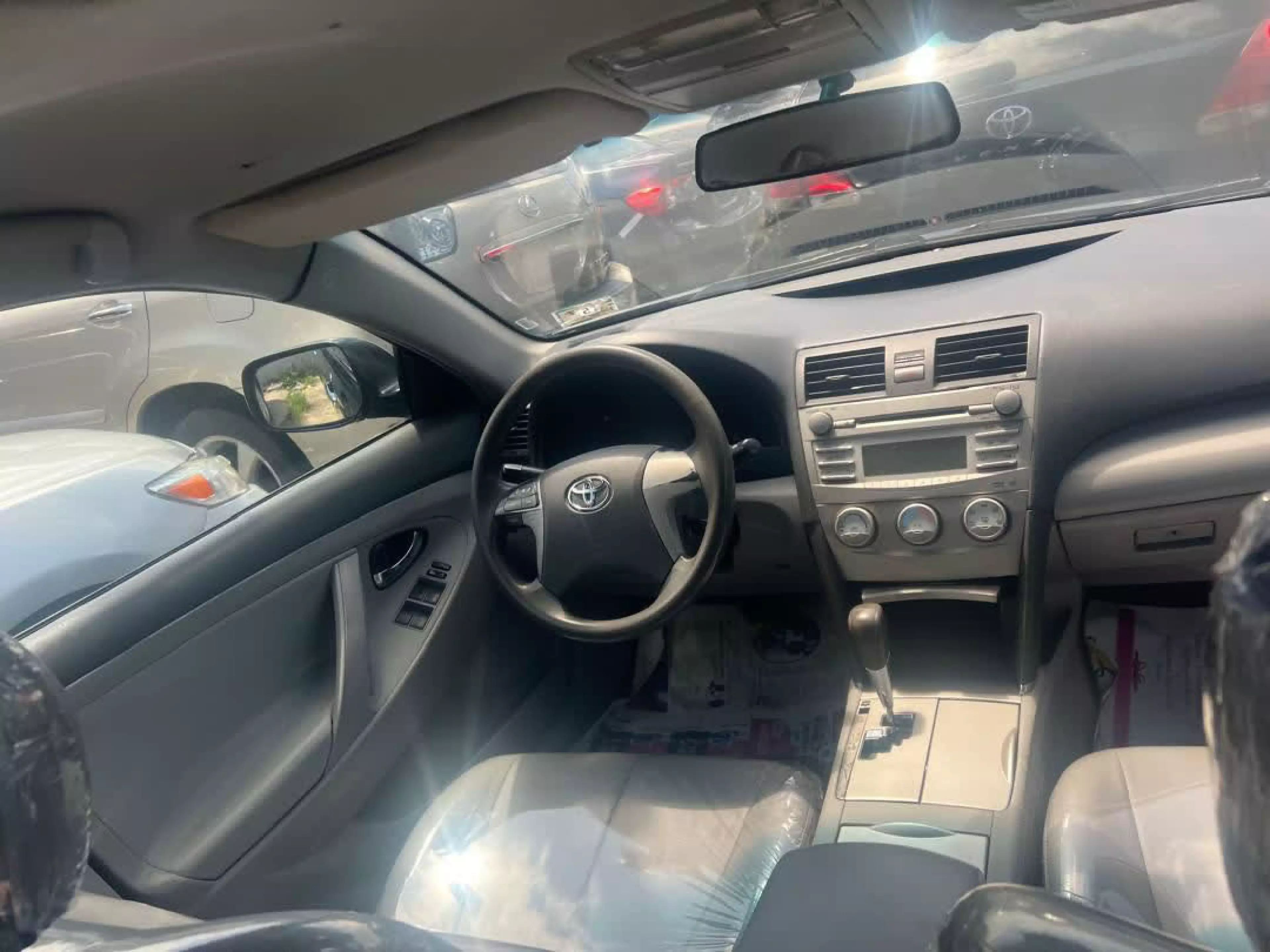 Toyota Camry   - 2010