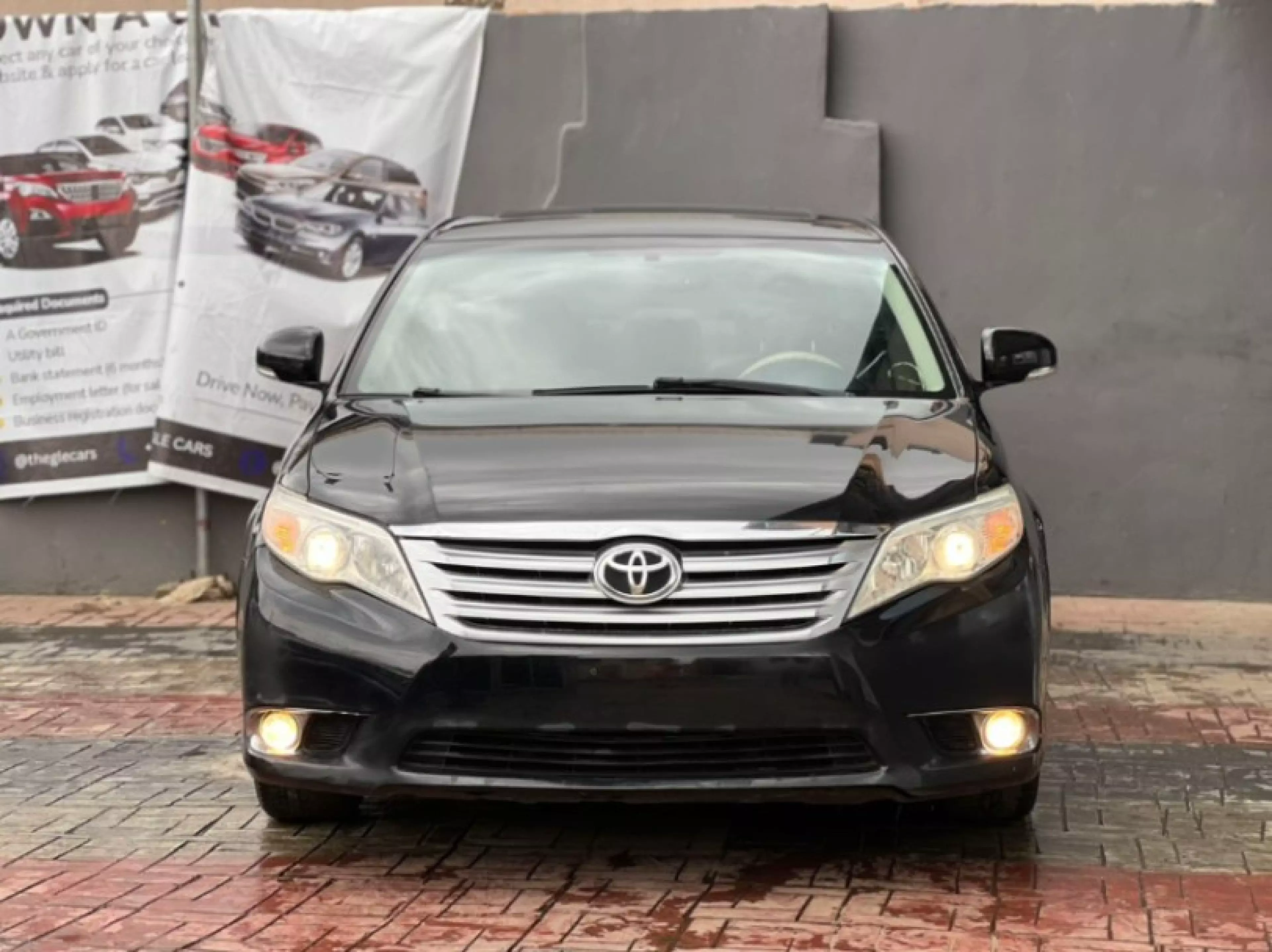 Toyota Avalon - 2012